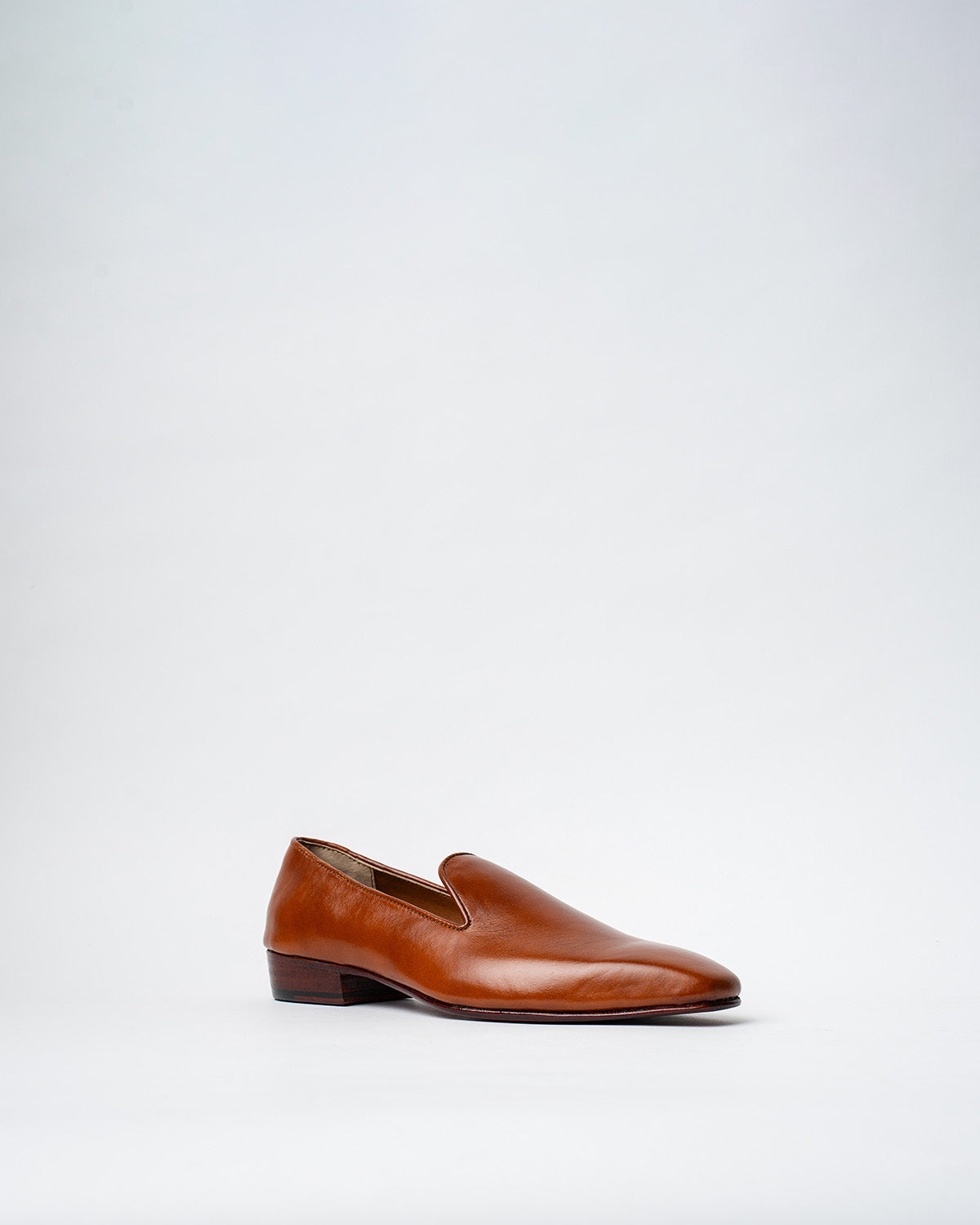 EVENING SLIP-ONS WITH AN ALMOND TOE, EASY TO SLIDE IN SHOES