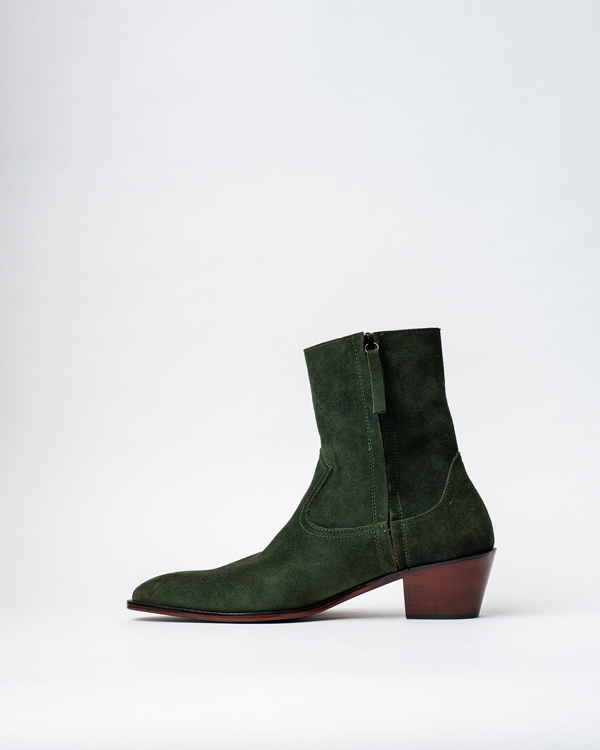 COWBOY ANKLE BOOTS WITH A SQUARE POINTED TOE AND TRAPEZOID HEEL, FEATURING A SIDE ZIP CLOSURE