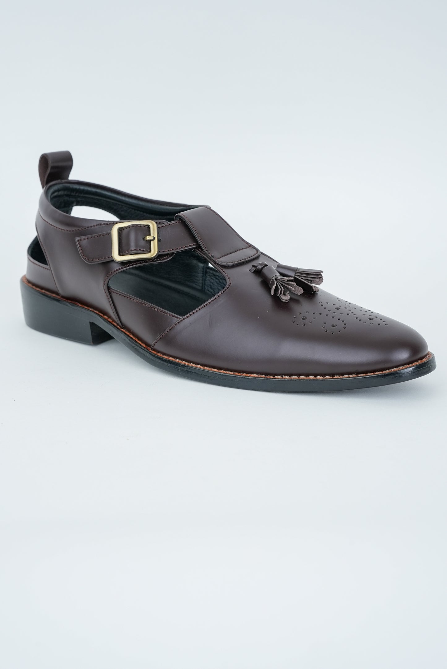 BROWN BUFF WITH TASSEL AND BUCKLE SANDAL