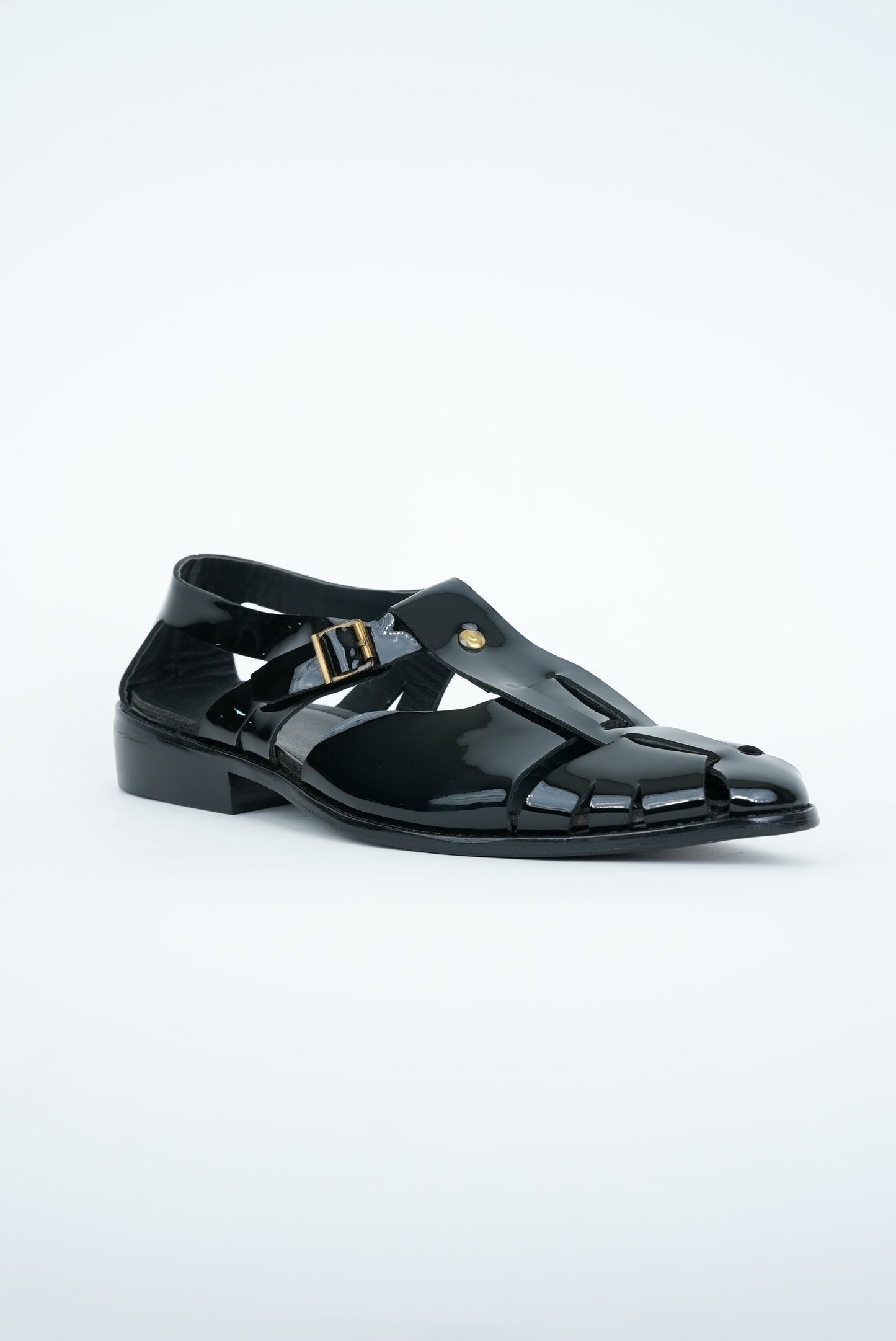GLOSSY BLACK WITH BUCKLE CUT SANDAL