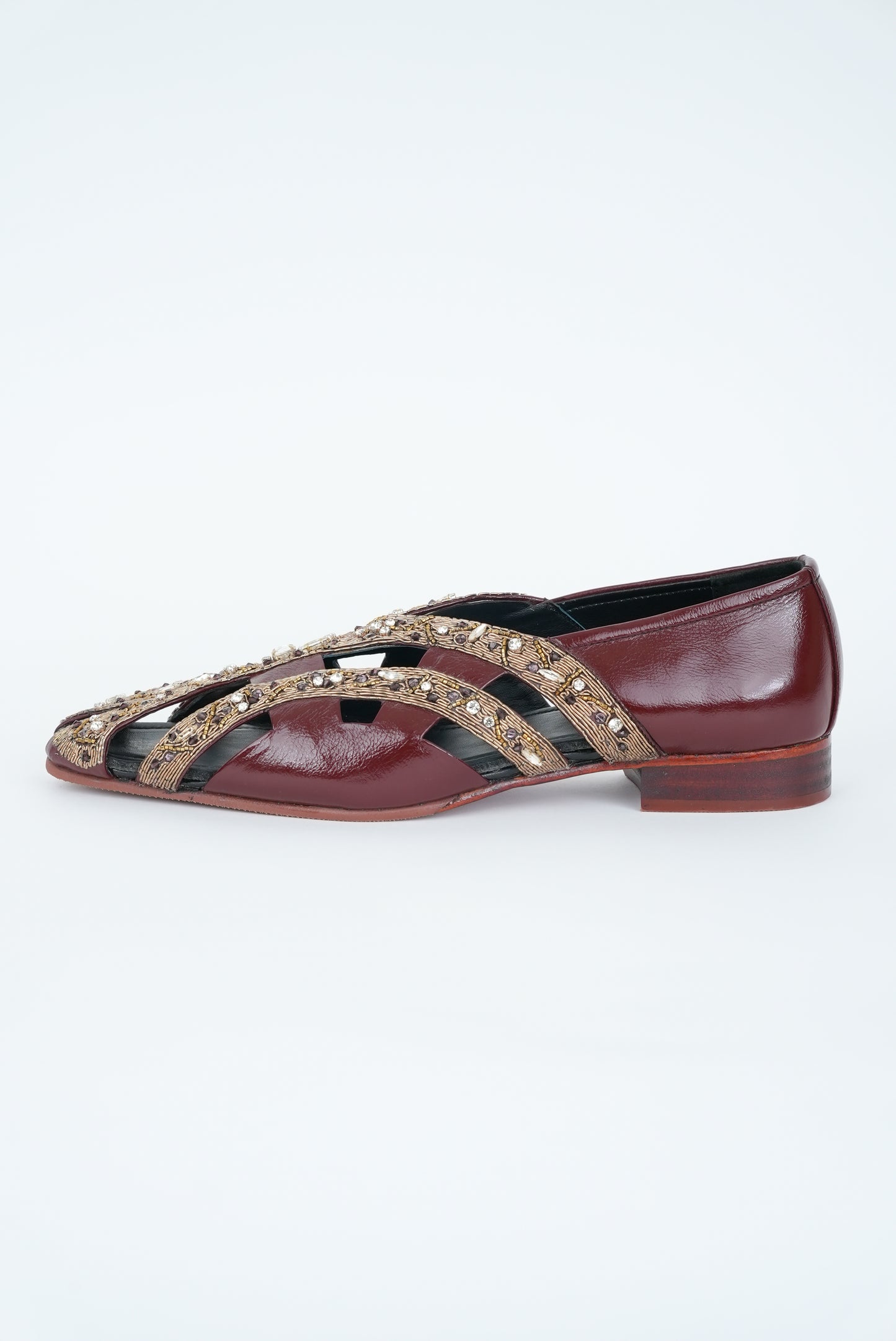 CLASSIC BROWN DUSK EMBELLISH CUT JUTTI