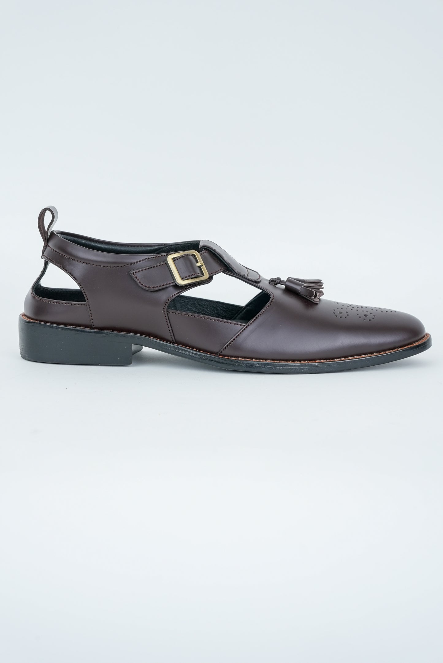 BROWN BUFF WITH TASSEL AND BUCKLE SANDAL
