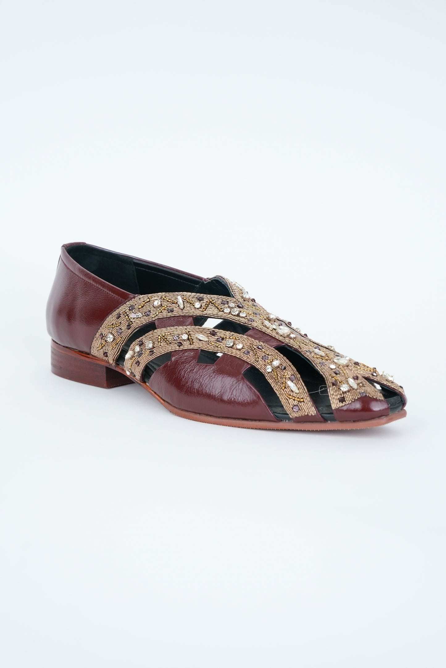 CLASSIC BROWN DUSK EMBELLISH CUT JUTTI