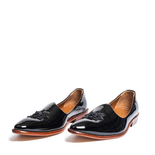 PATENT LEATHER EMBROIDERED JUTTI