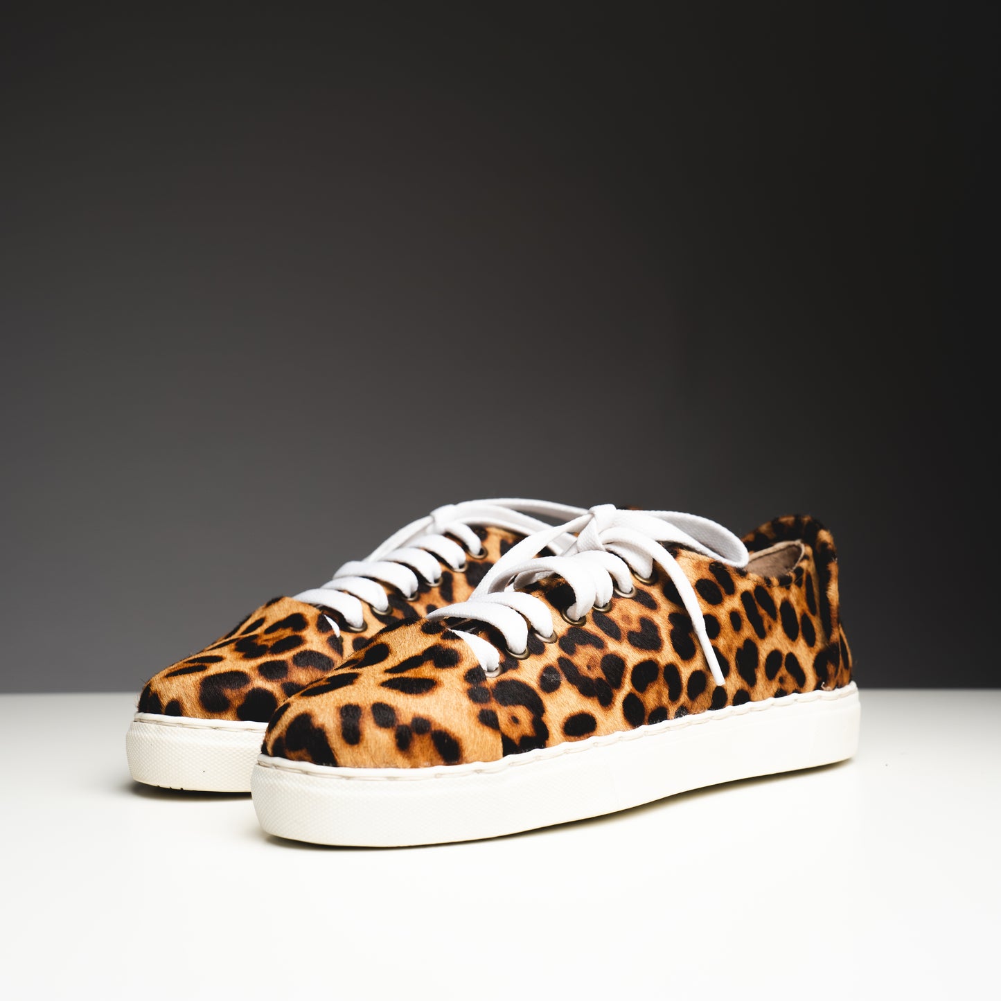 Lite cheetah harion sneakers
