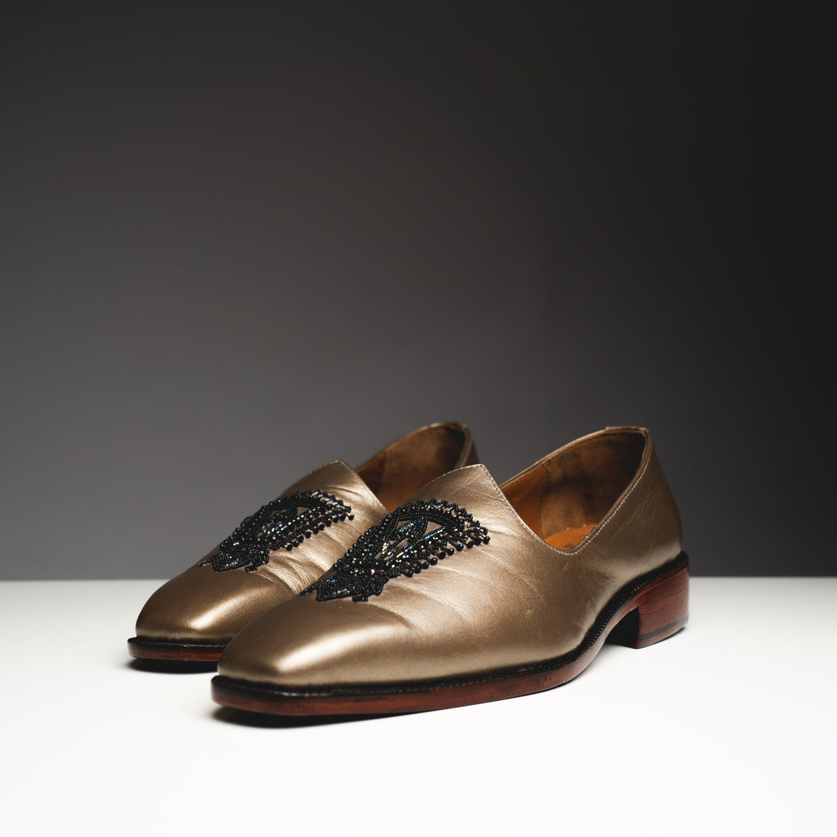 Copper jutti