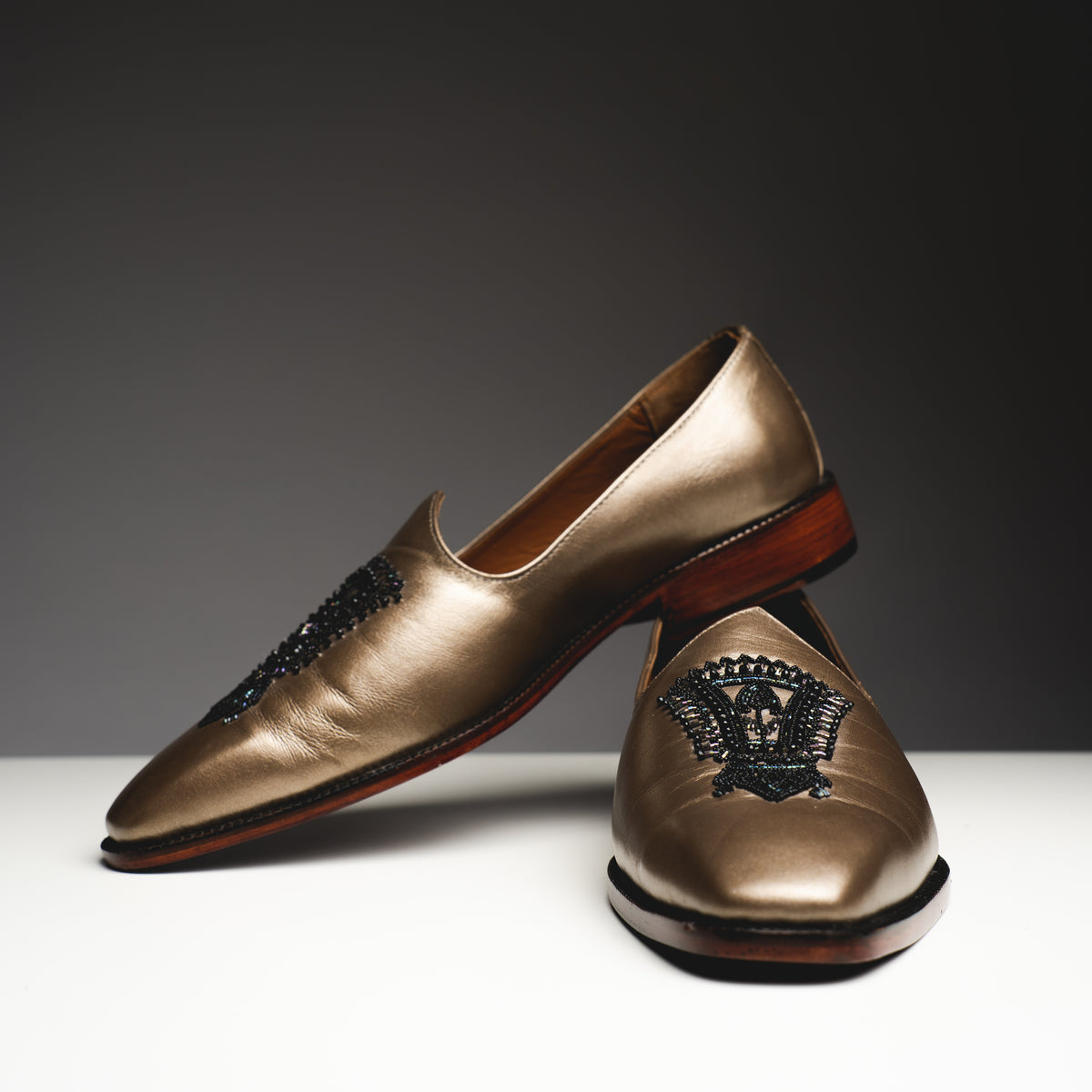 Copper jutti