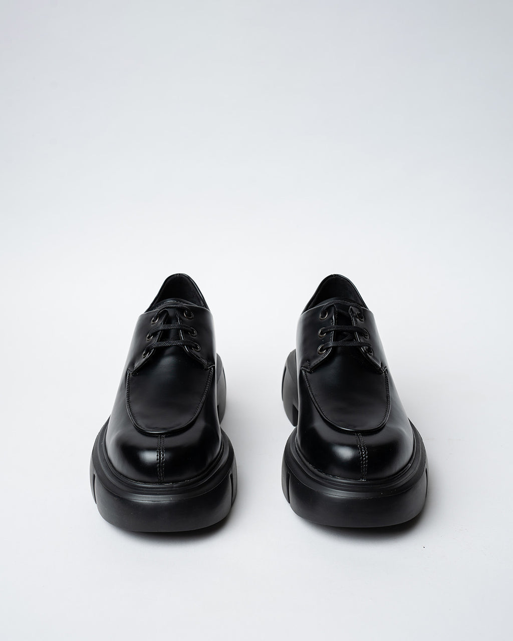 LACED DERBY SHOES WITH A ROUNDED TOE AND CHUNKY SOLE