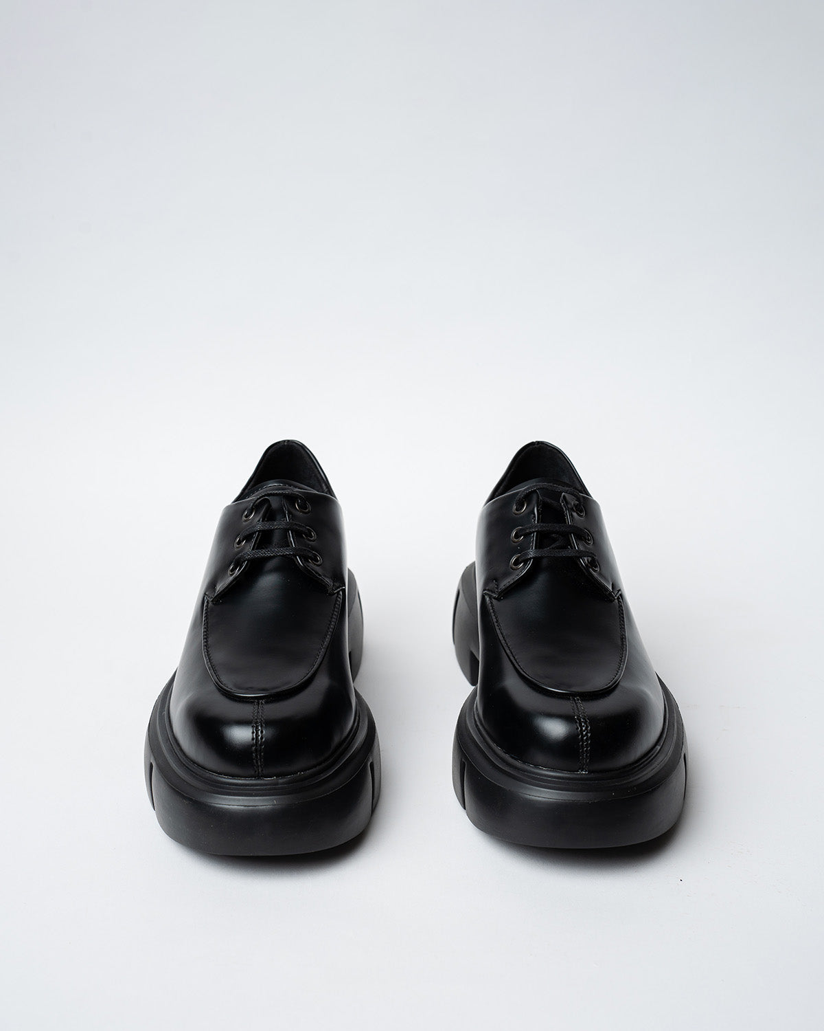LACED DERBY SHOES WITH A ROUNDED TOE AND CHUNKY SOLE