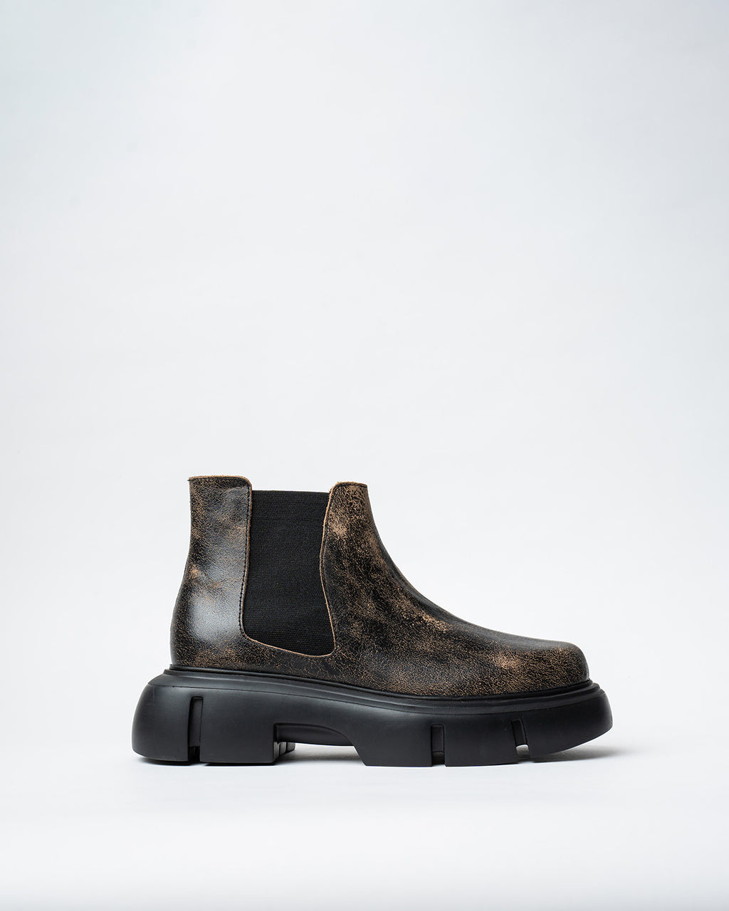 DERBY SHOES WITH A ROUNDED TOE AND CHUNKY SOLE