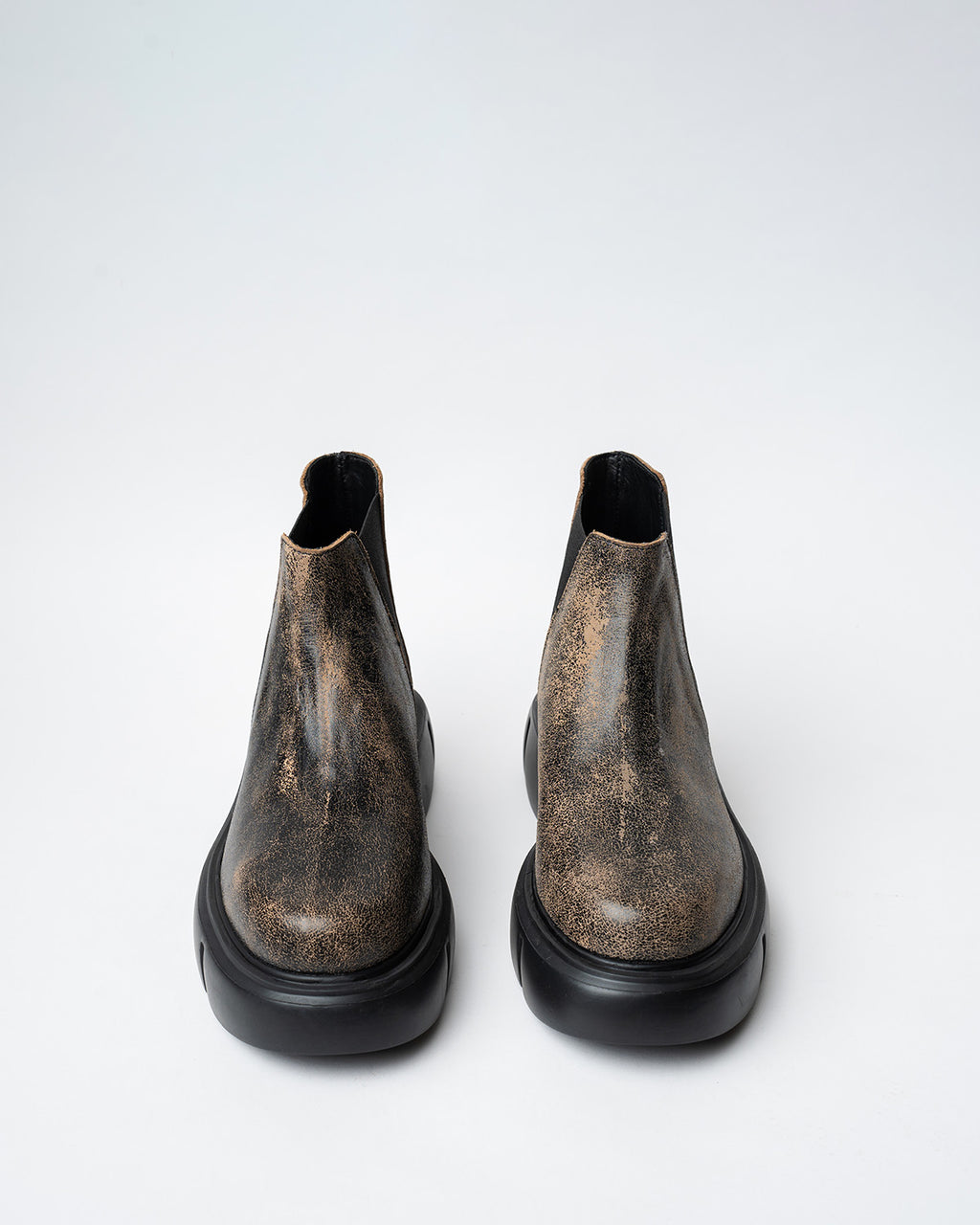 DERBY SHOES WITH A ROUNDED TOE AND CHUNKY SOLE