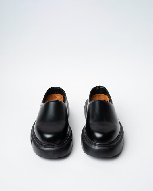 DERBY SHOES WITH A ROUNDED TOE AND CHUNKY SOLE