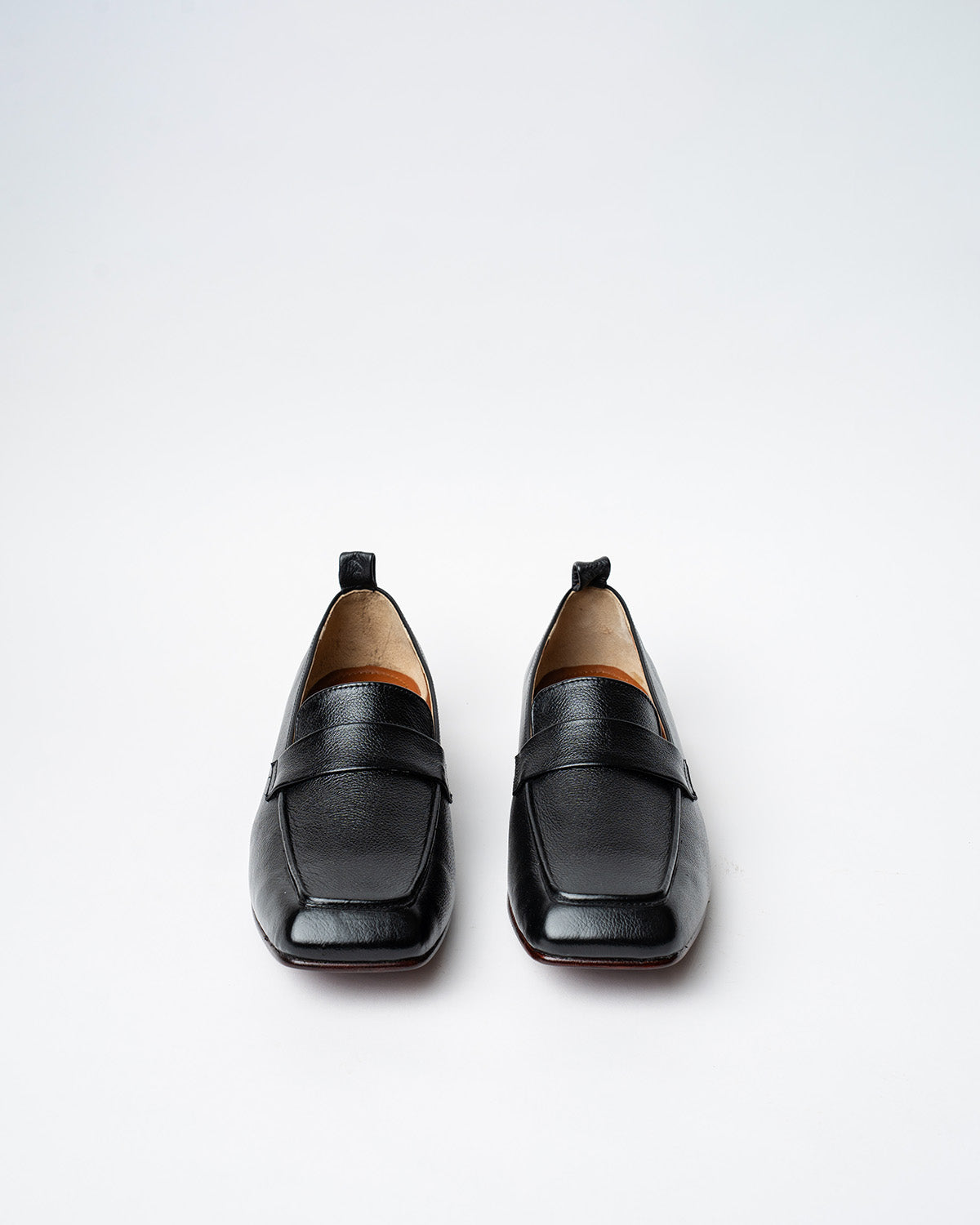 EVENING LOAFER WITH ASQUARE TOE