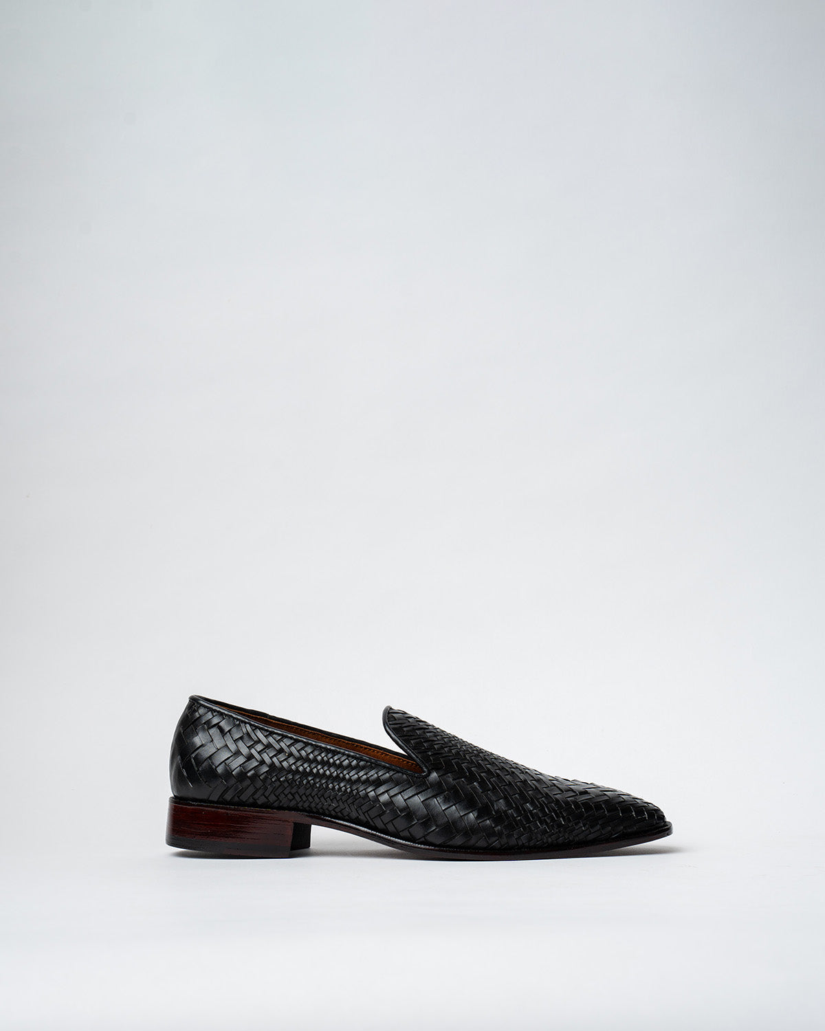 EVENING SLIP-ONS WITH AN ALMOND TOE, EASY TO SLIDE IN SHOES