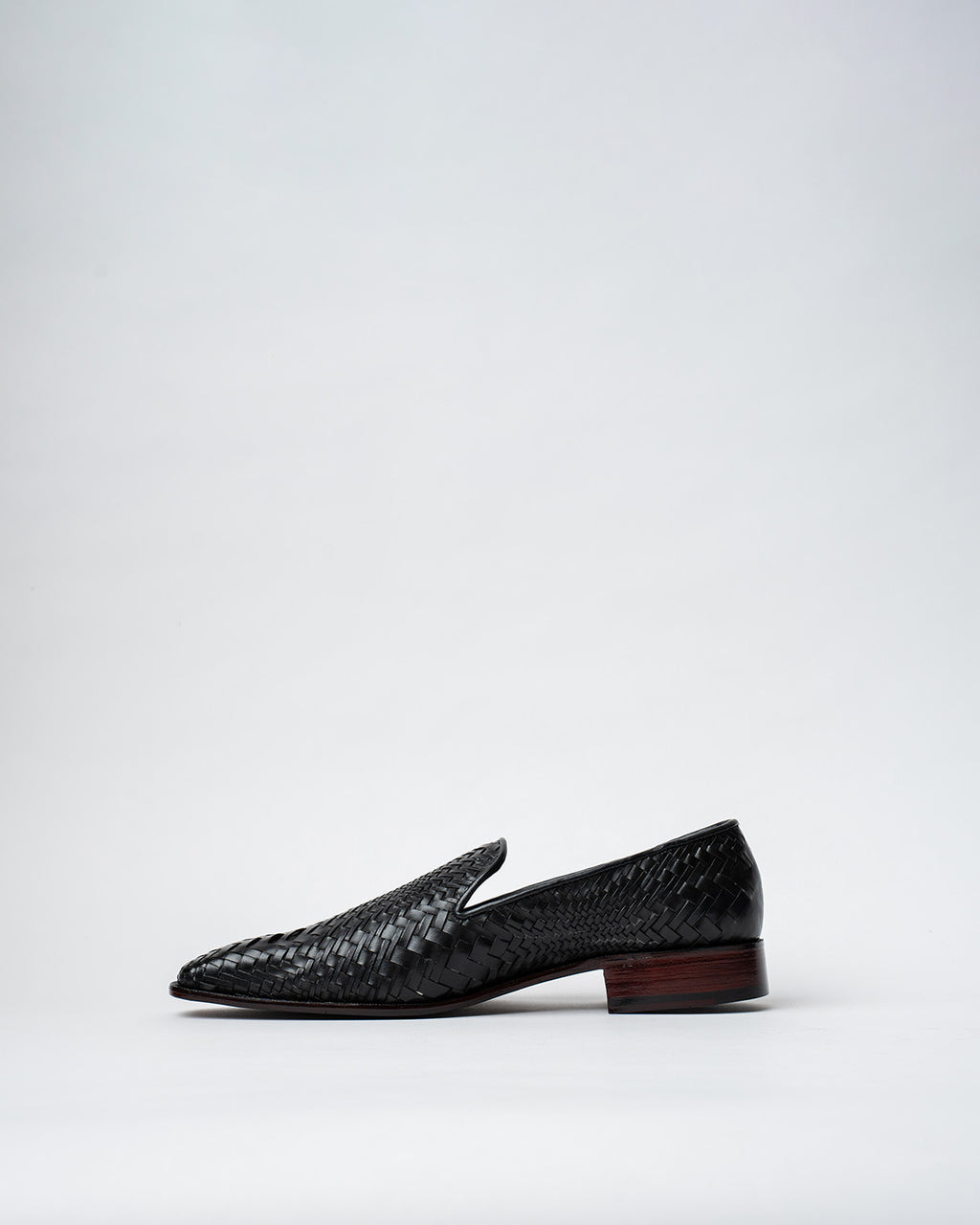 EVENING SLIP-ONS WITH AN ALMOND TOE, EASY TO SLIDE IN SHOES