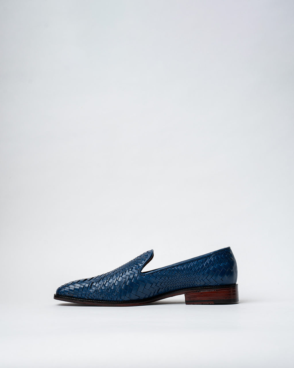 EVENING SLIP-ONS WITH AN ALMOND TOE, EASY TO SLIDE IN SHOES