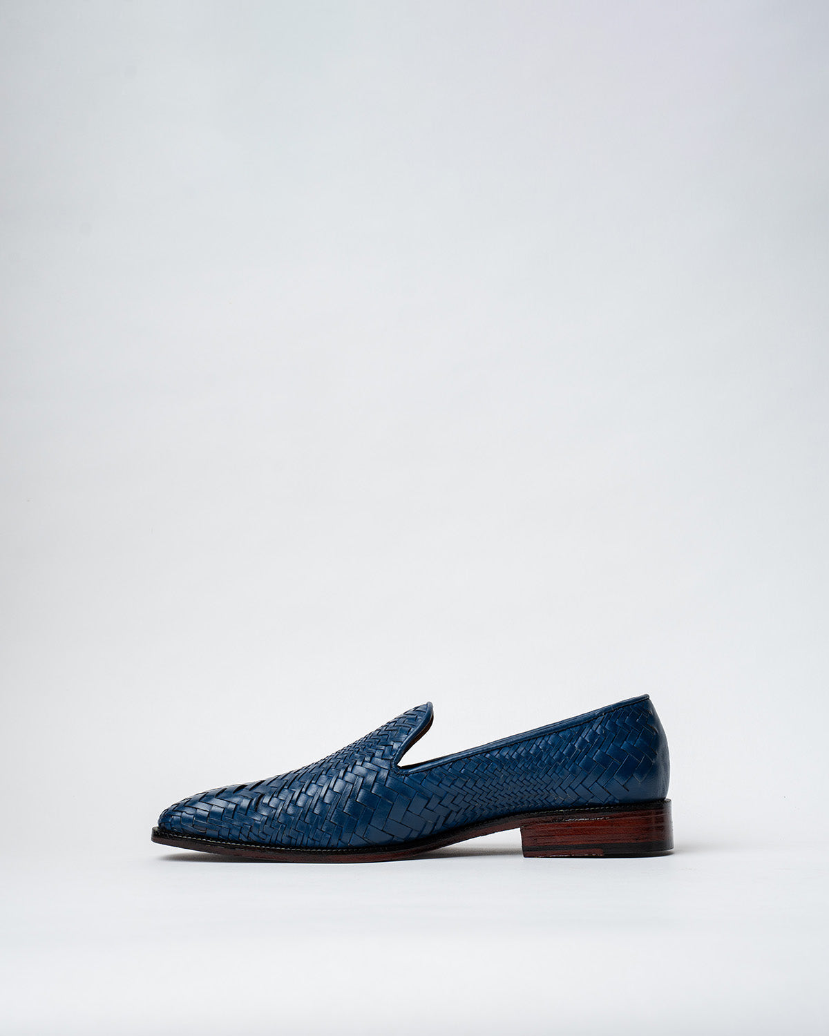 EVENING SLIP-ONS WITH AN ALMOND TOE, EASY TO SLIDE IN SHOES