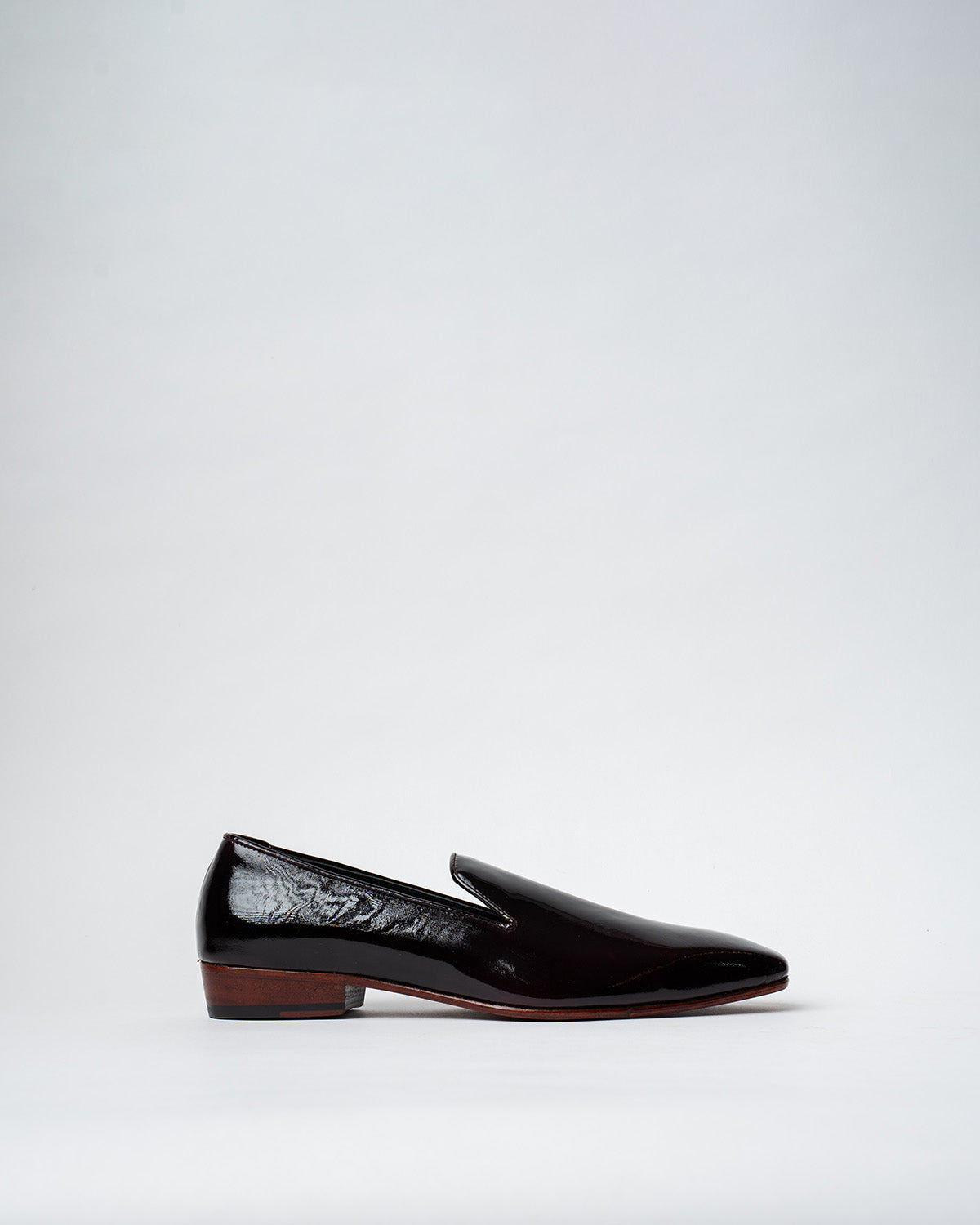 EVENING SLIP-ONS WITH AN ALMOND TOE,EASY TO SLIDE IN SHOES