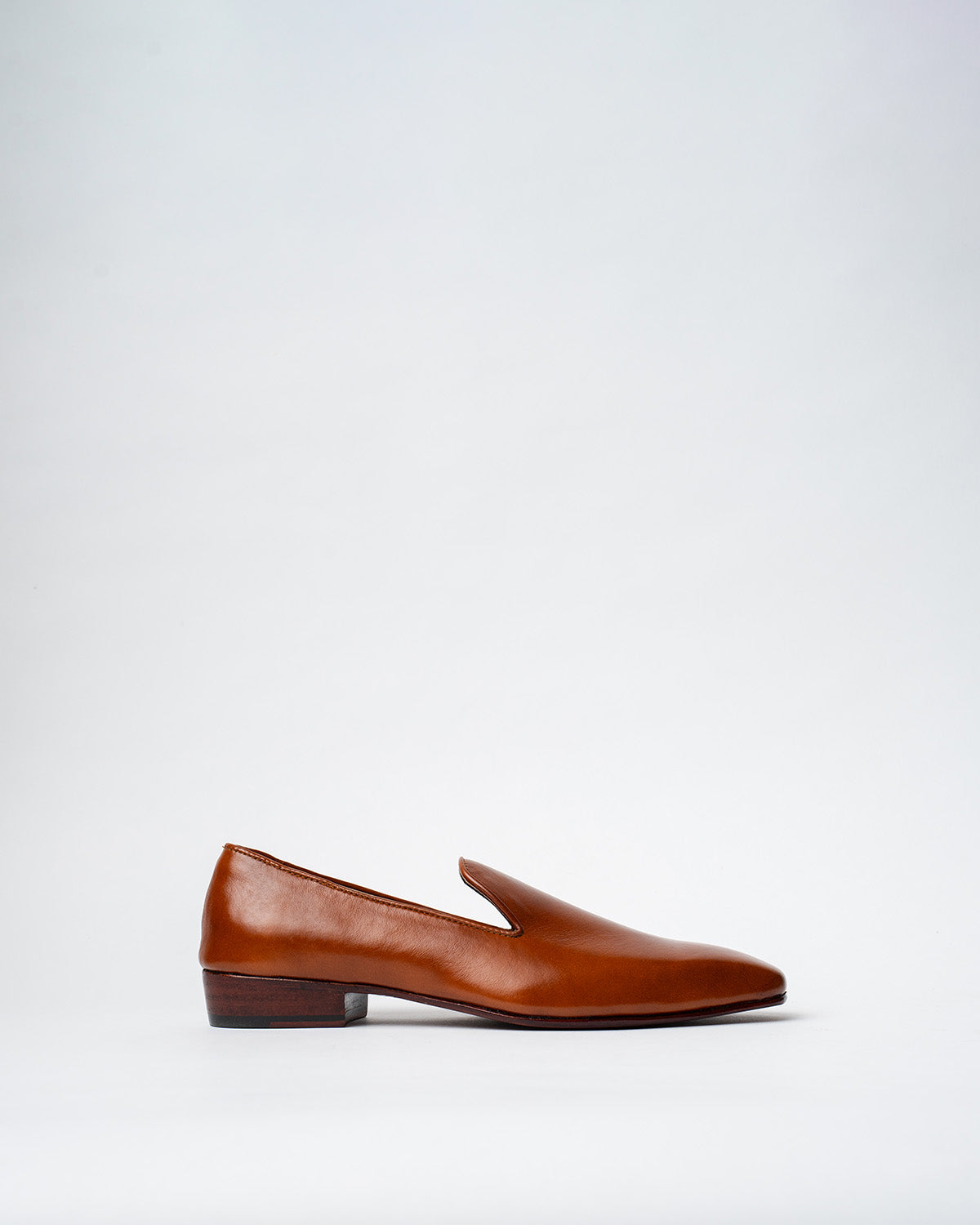 EVENING SLIP-ONS WITH AN ALMOND TOE, EASY TO SLIDE IN SHOES