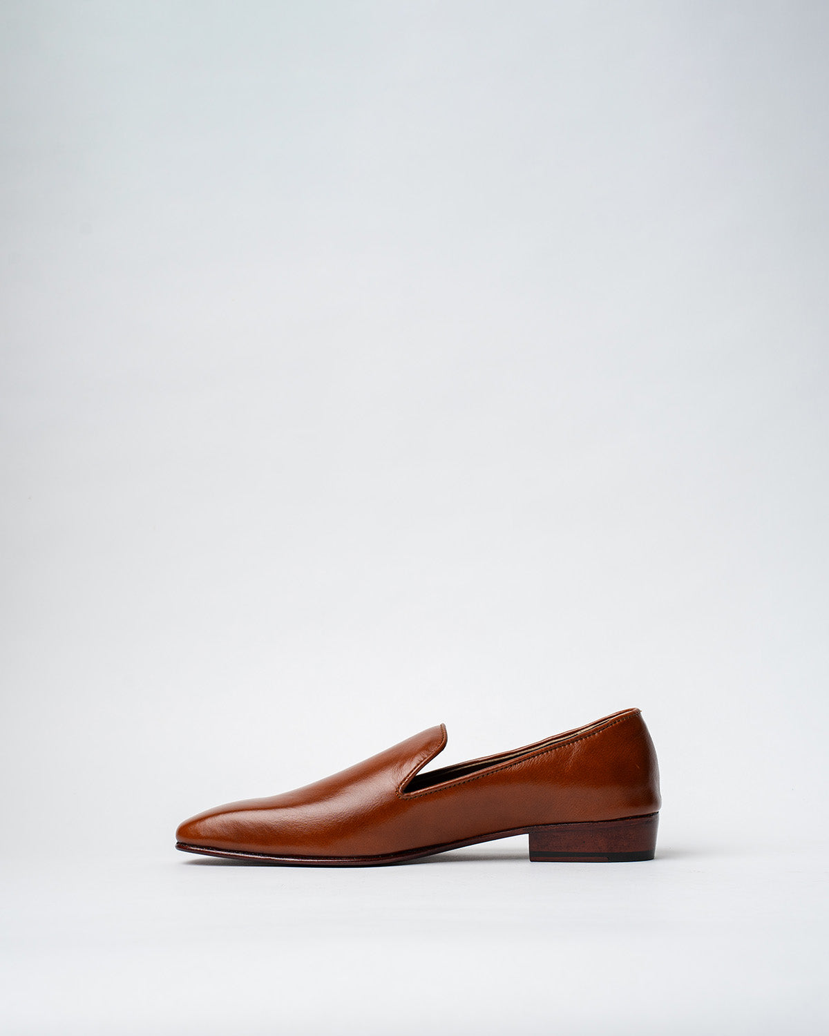 EVENING SLIP-ONS WITH AN ALMOND TOE, EASY TO SLIDE IN SHOES