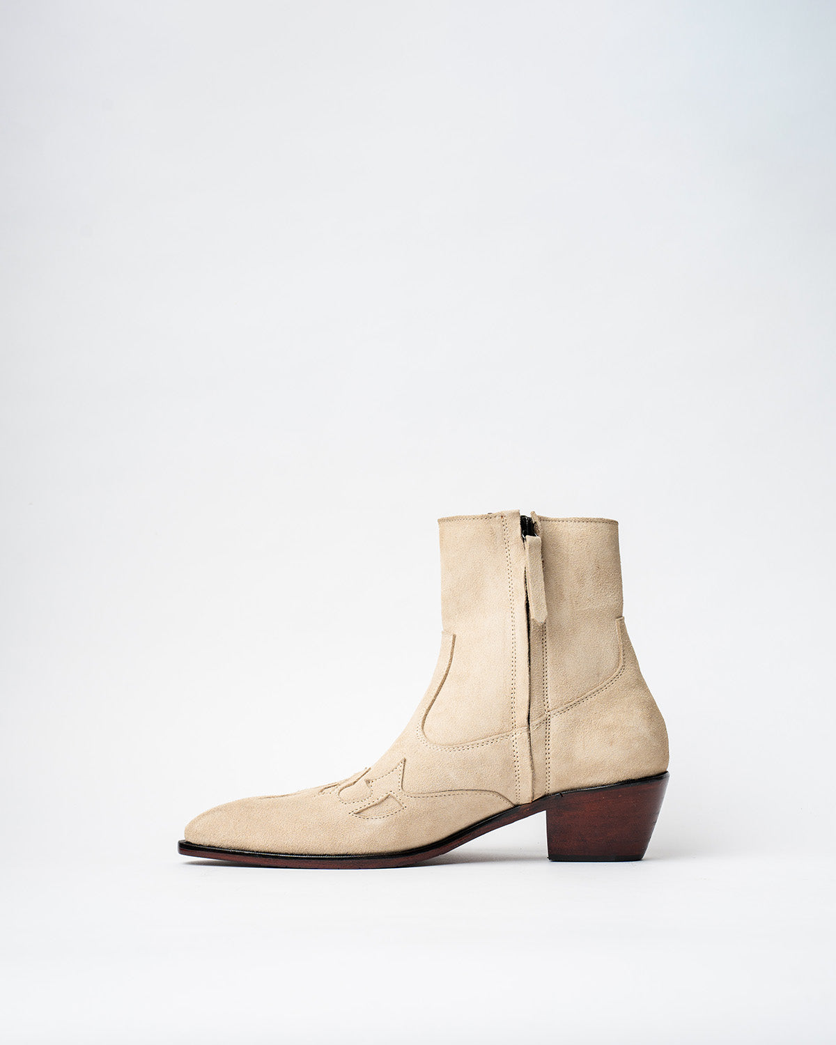 COWBOY ANKLE BOOTS WITH A SQUARE POINTED TOE AND TRAPEZOID HEEL, FEATURING A SIDE ZIP CLOSURE