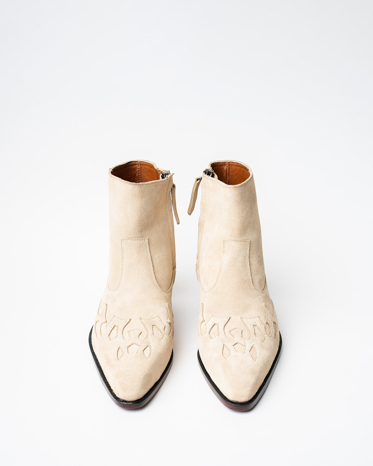 COWBOY ANKLE BOOTS WITH A SQUARE POINTED TOE AND TRAPEZOID HEEL, FEATURING A SIDE ZIP CLOSURE