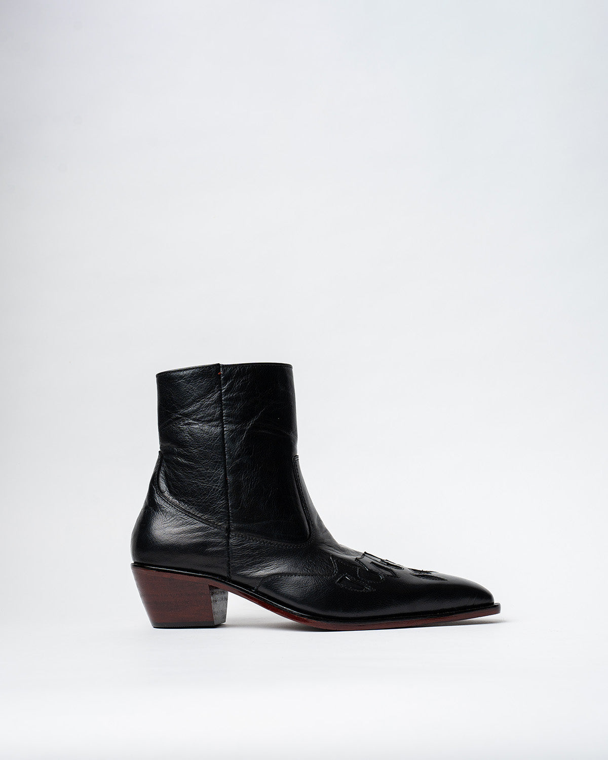 COWBOY ANKLE BOOTS WITH A SQUARE POINTED TOE AND TRAPEZOID HEEL, FEATURING A SIDE ZIP CLOSURE