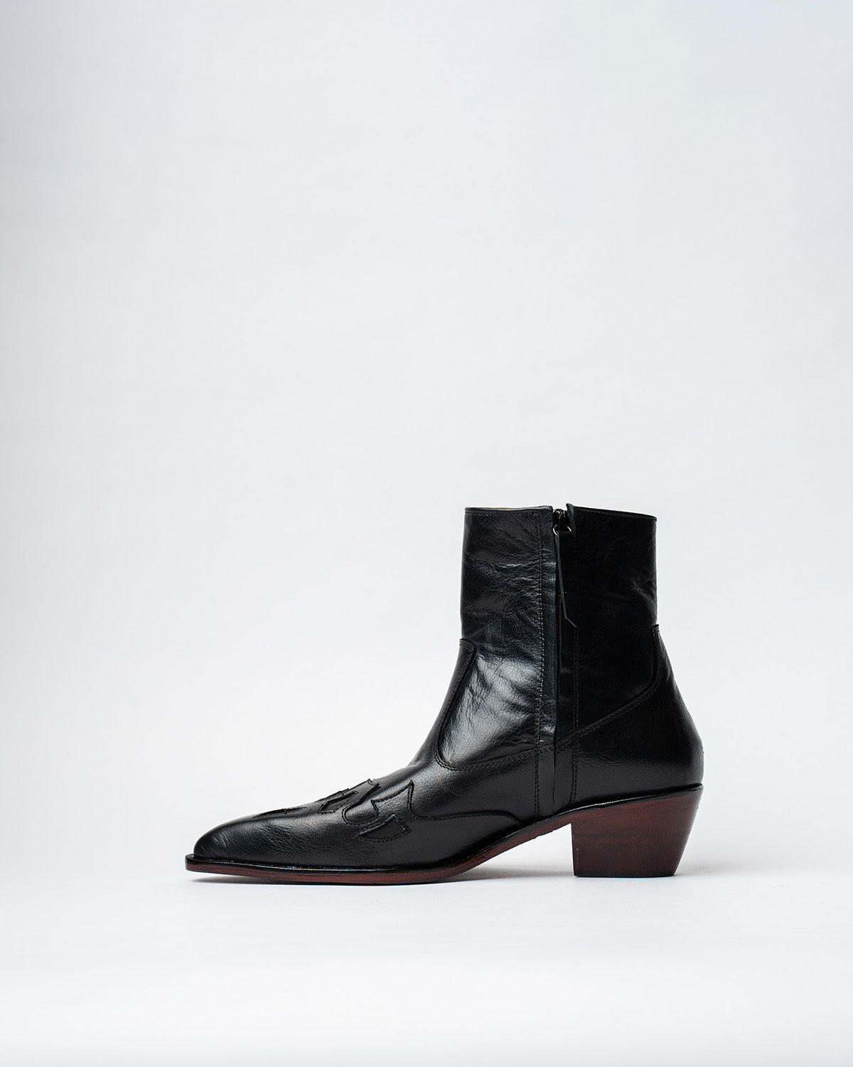 COWBOY ANKLE BOOTS WITH A SQUARE POINTED TOE AND TRAPEZOID HEEL, FEATURING A SIDE ZIP CLOSURE