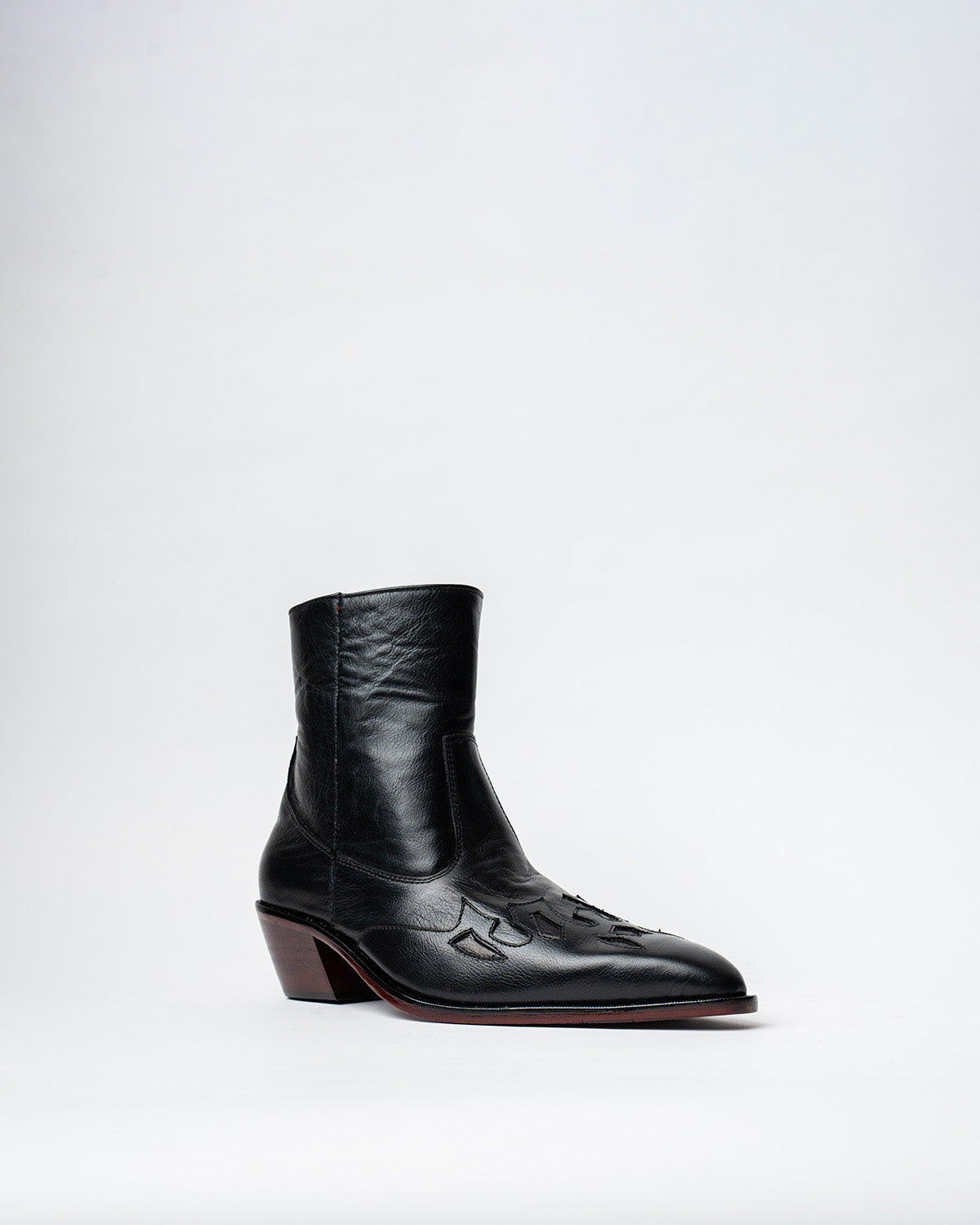 COWBOY ANKLE BOOTS WITH A SQUARE POINTED TOE AND TRAPEZOID HEEL, FEATURING A SIDE ZIP CLOSURE