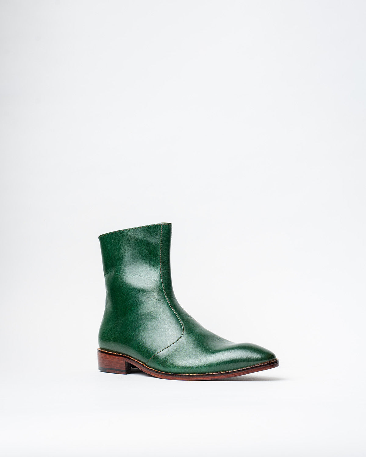 COWBOY ANKLE BOOTS WITH A SQUARE POINTED TOE AND TRAPEZOID HEEL, FEATURING A SIDE ZIP CLOSURE