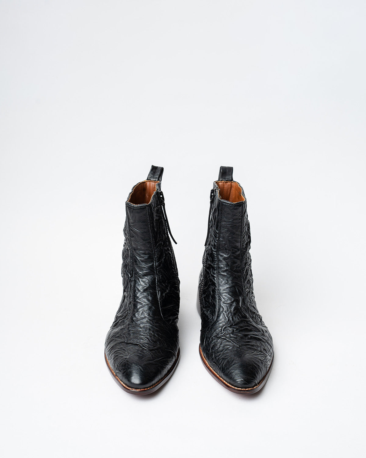 COWBOY ANKLE BOOTS WITH A SQUARE POINTED TOE AND TRAPEZOID HEEL, FEATURING A SIDE ZIP CLOSURE