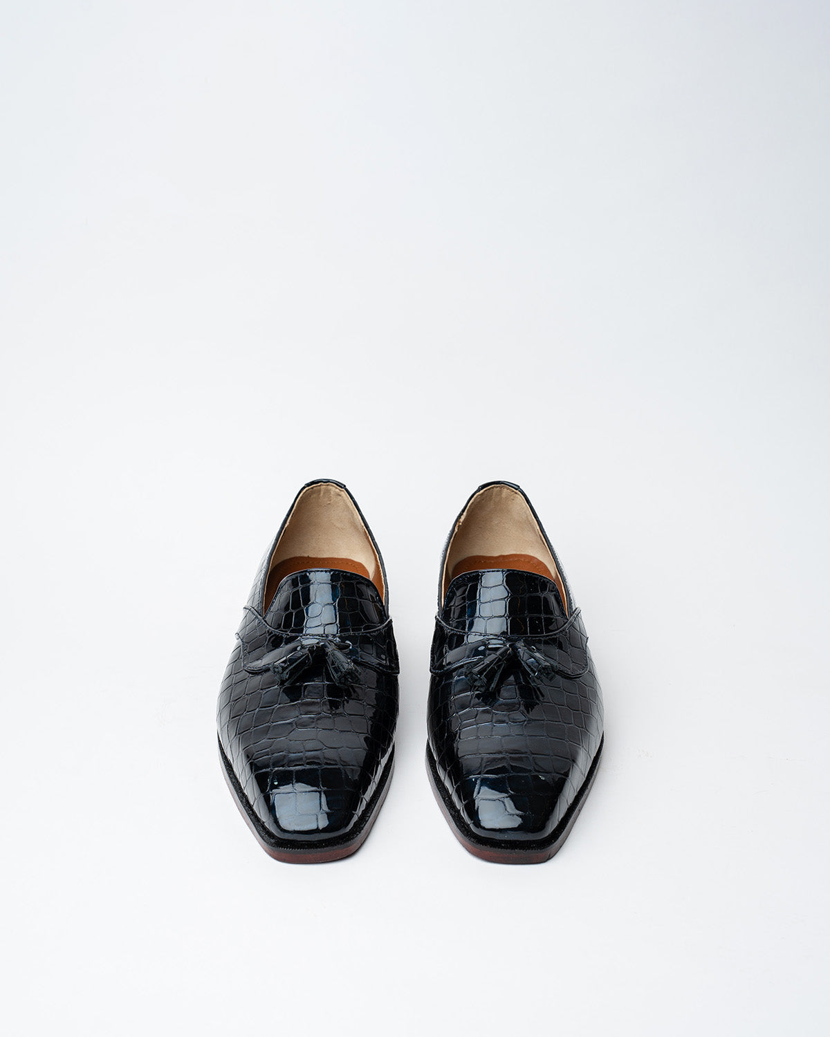 EVENING TASSEL LOAFER WITH A SQUARE TOE, FEATURING OLD MONEY LOOK.