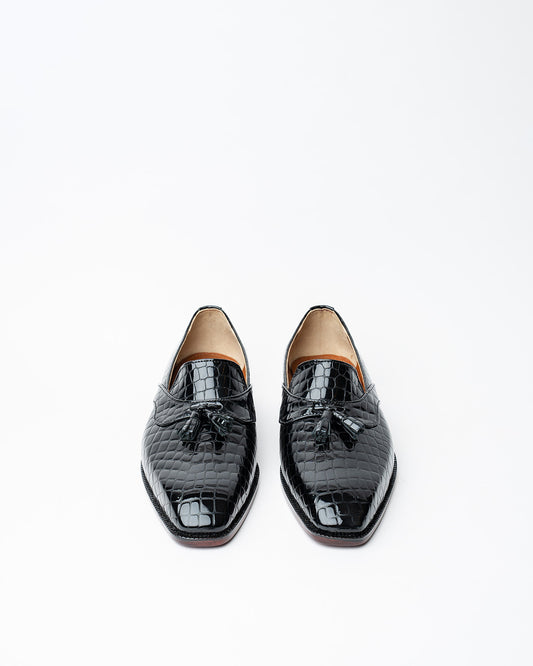 EVENING TASSEL LOAFER WITH A SQUARE TOE, FEATURING OLD MONEY LOOK.