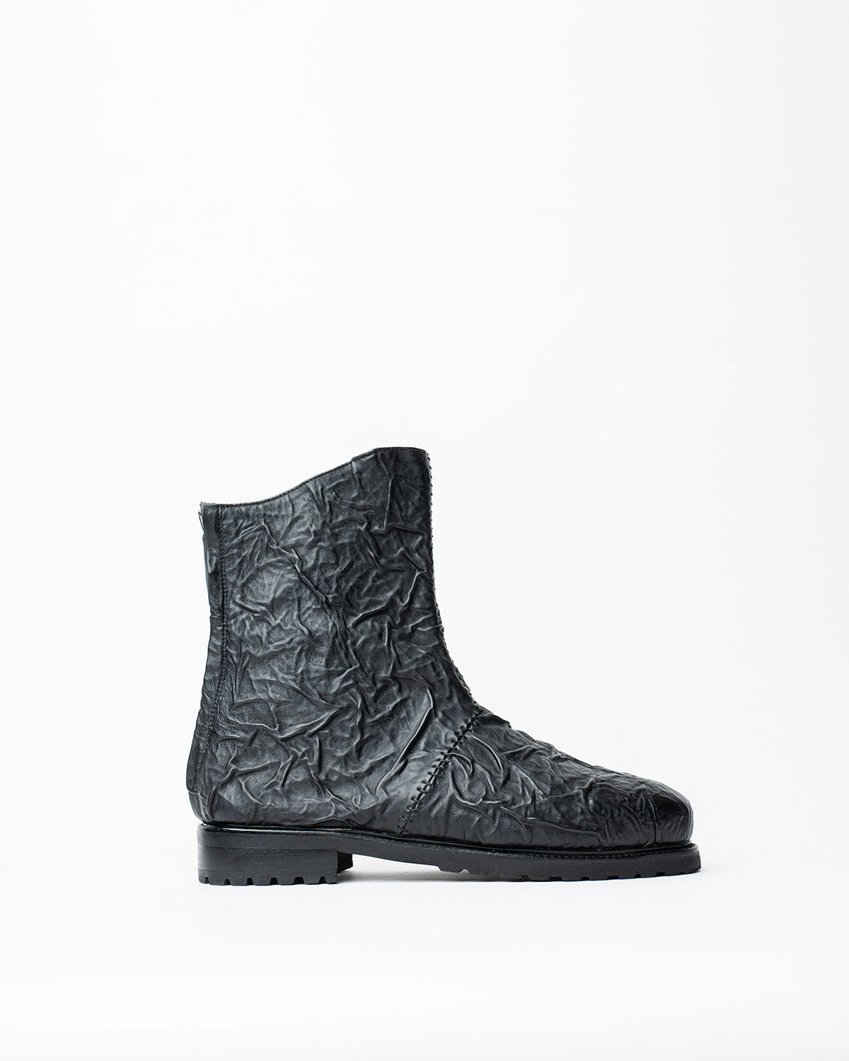 ANKLE BOOTS WITH A ROUNDED TOE, FEATURING A BACK ZIP CLOSURE