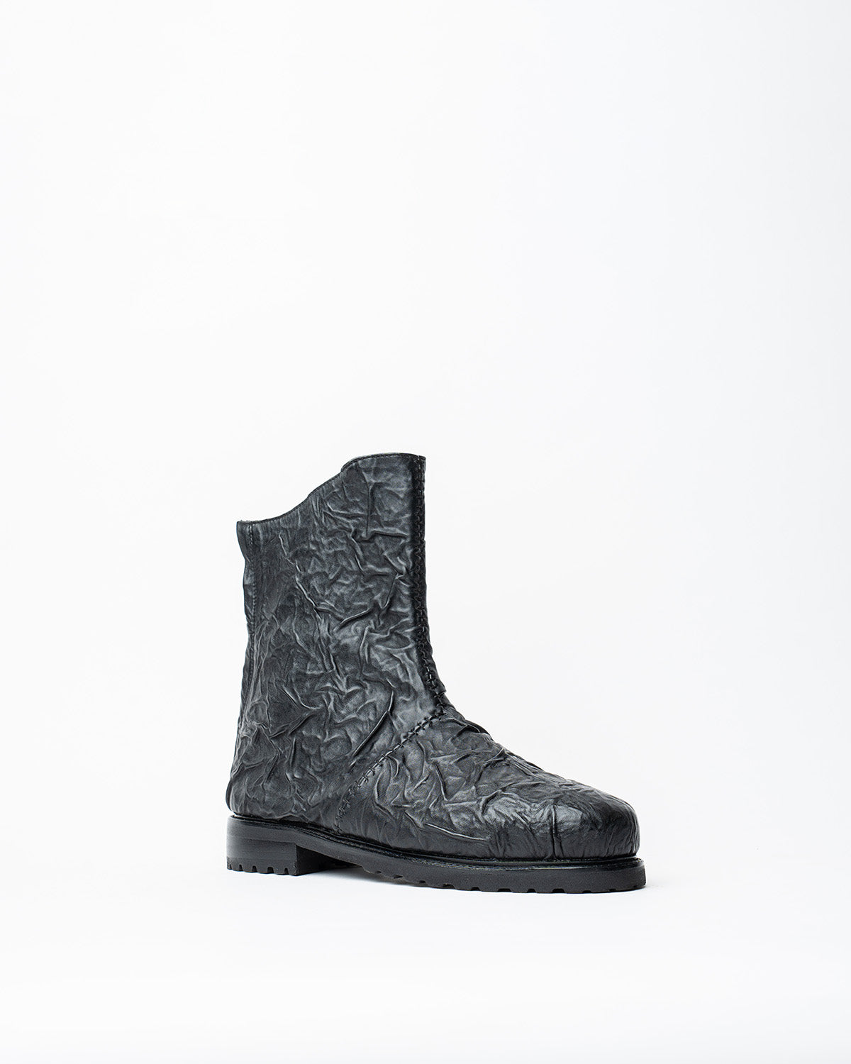 ANKLE BOOTS WITH A ROUNDED TOE, FEATURING A BACK ZIP CLOSURE