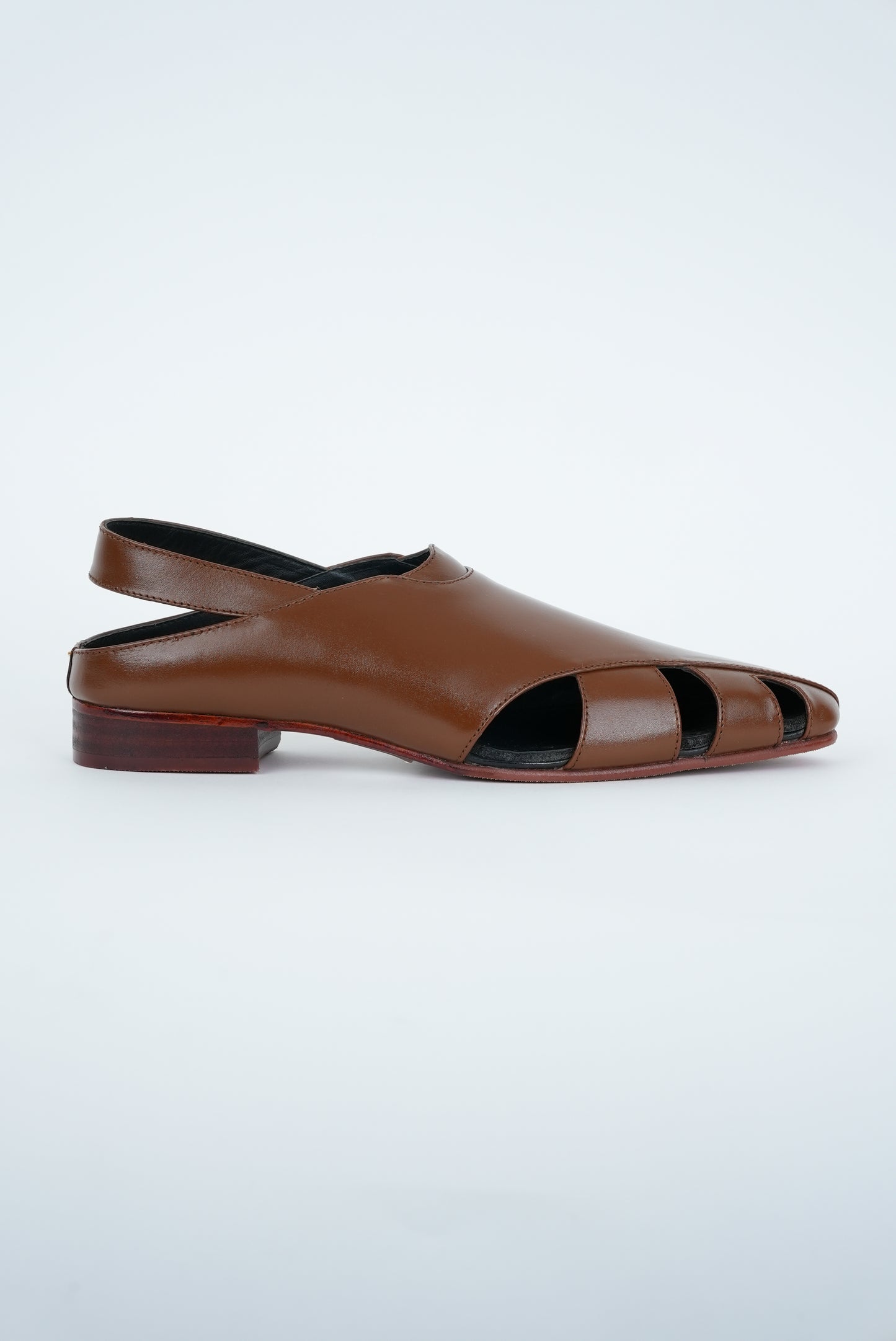 CLASSIC BROWN CUT SANDAL