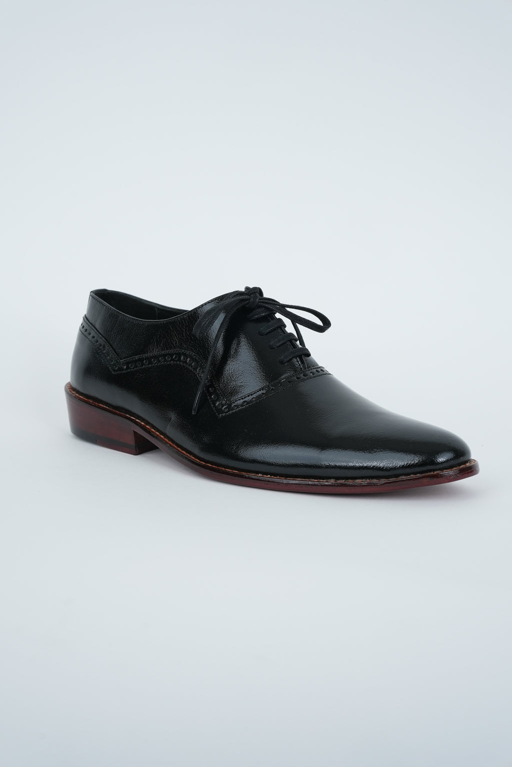 ASH BROWN LACED WHOLECUT  SHOES WITH A SQUARE  POINTED TOE  AND STACKED HEEL.
