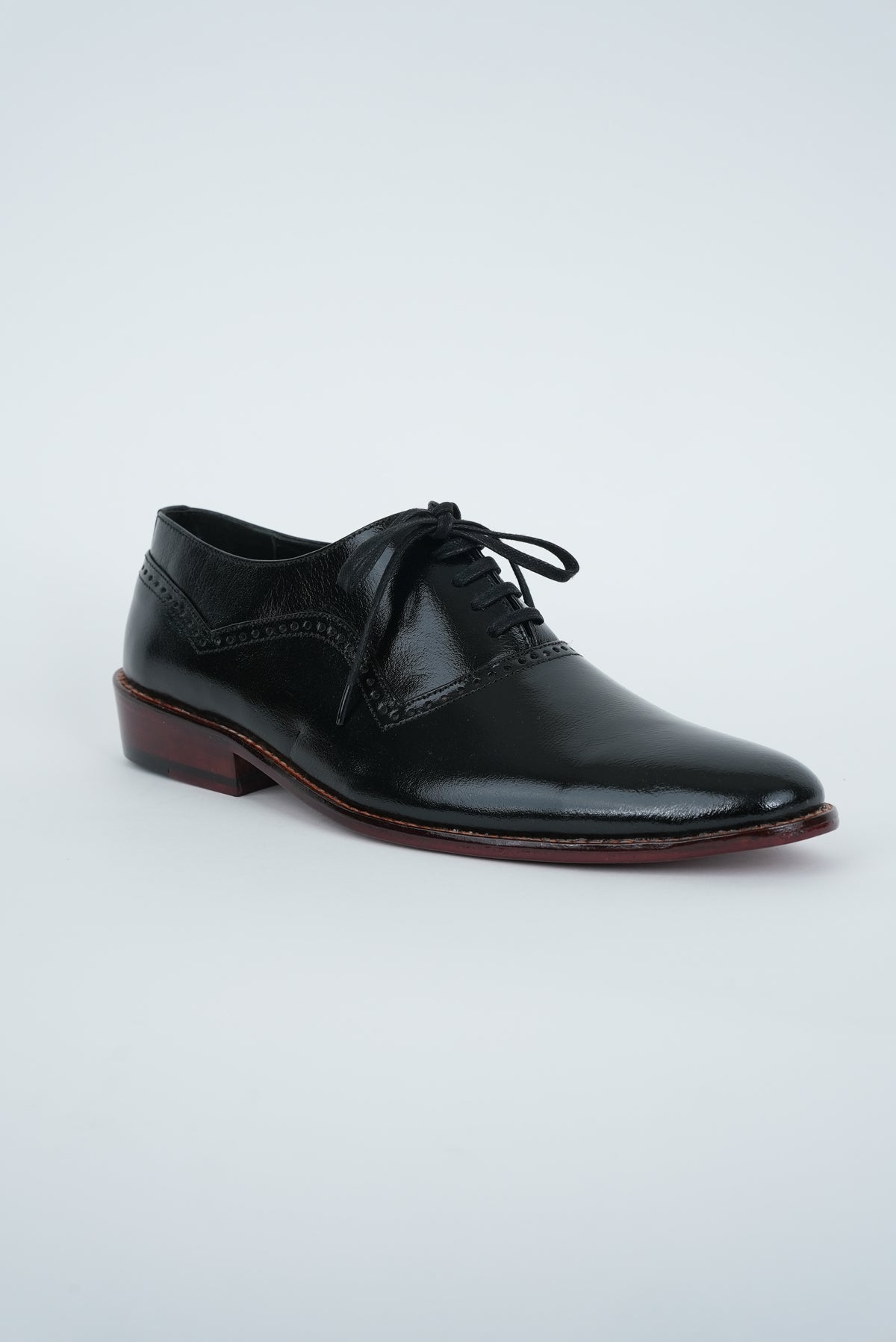 ASH BROWN LACED WHOLECUT  SHOES WITH A SQUARE  POINTED TOE  AND STACKED HEEL.