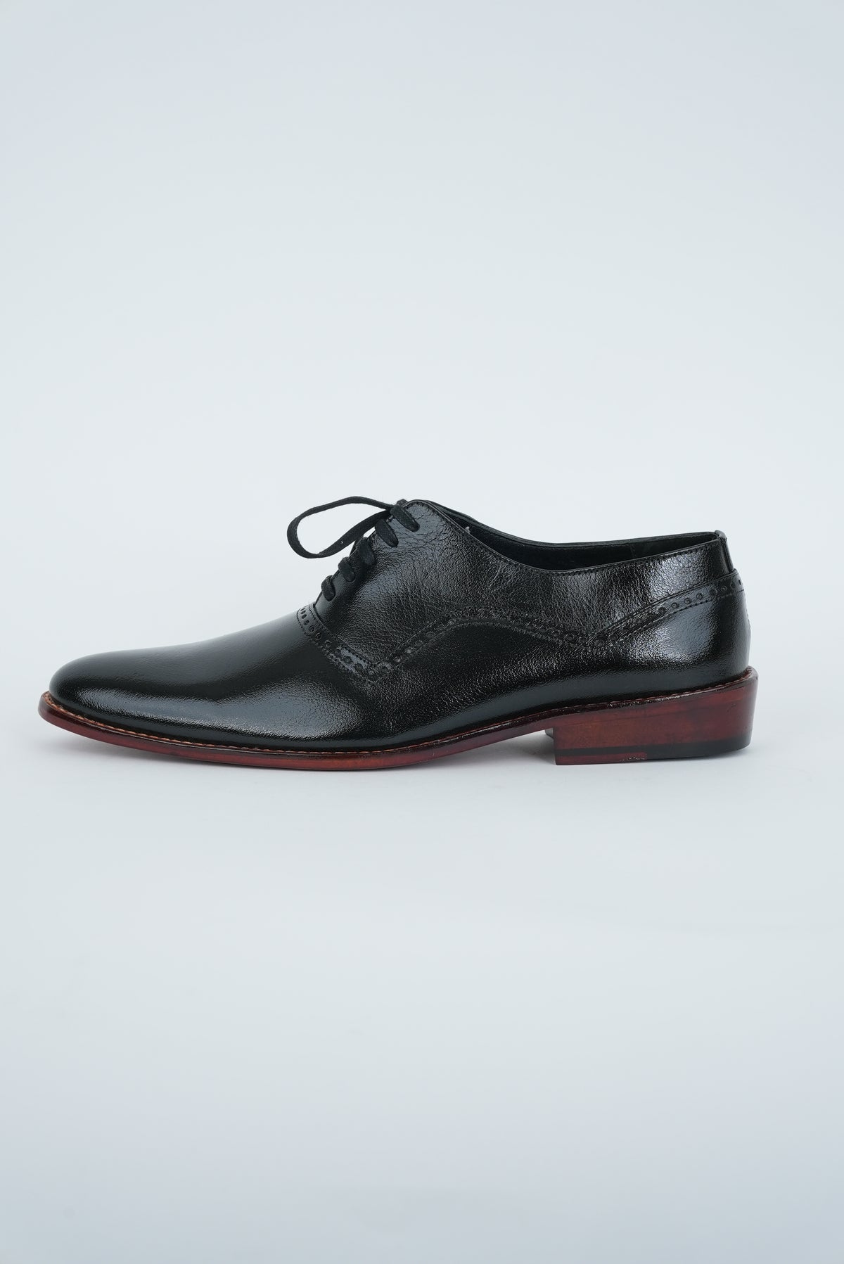 ASH BROWN LACED WHOLECUT  SHOES WITH A SQUARE  POINTED TOE  AND STACKED HEEL.