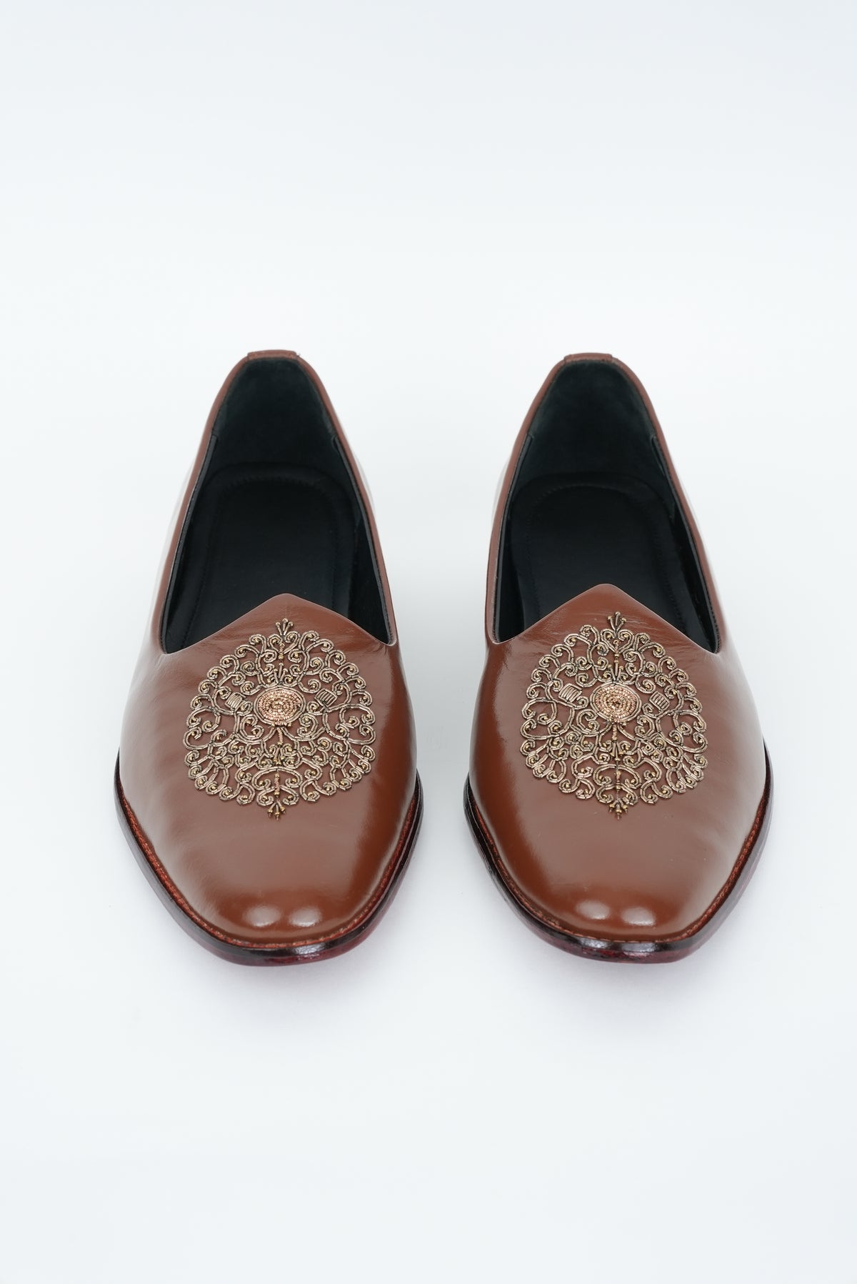 CLASSIC BROWN WITH  GOLD EMBRIODERY JUTTI