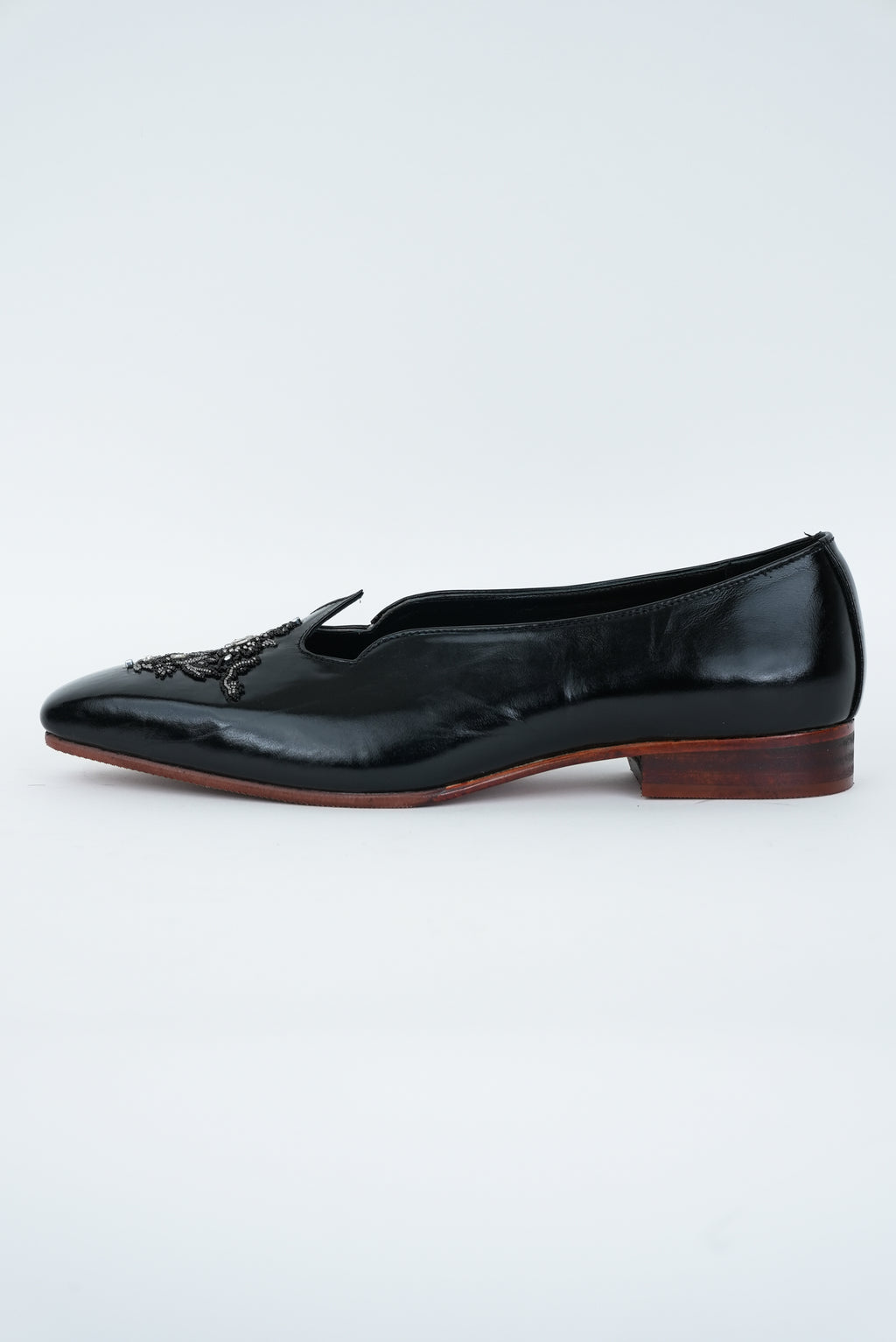CLASSIC BLACK ON BLACK  EMBRIODERY WITH  SQUARE POINTED TOE JUTTI