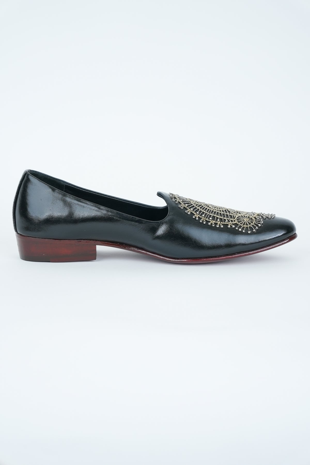 CLASSIC BLACK WITH GOLD  HANDMADE EMBRIODERY JUTTI