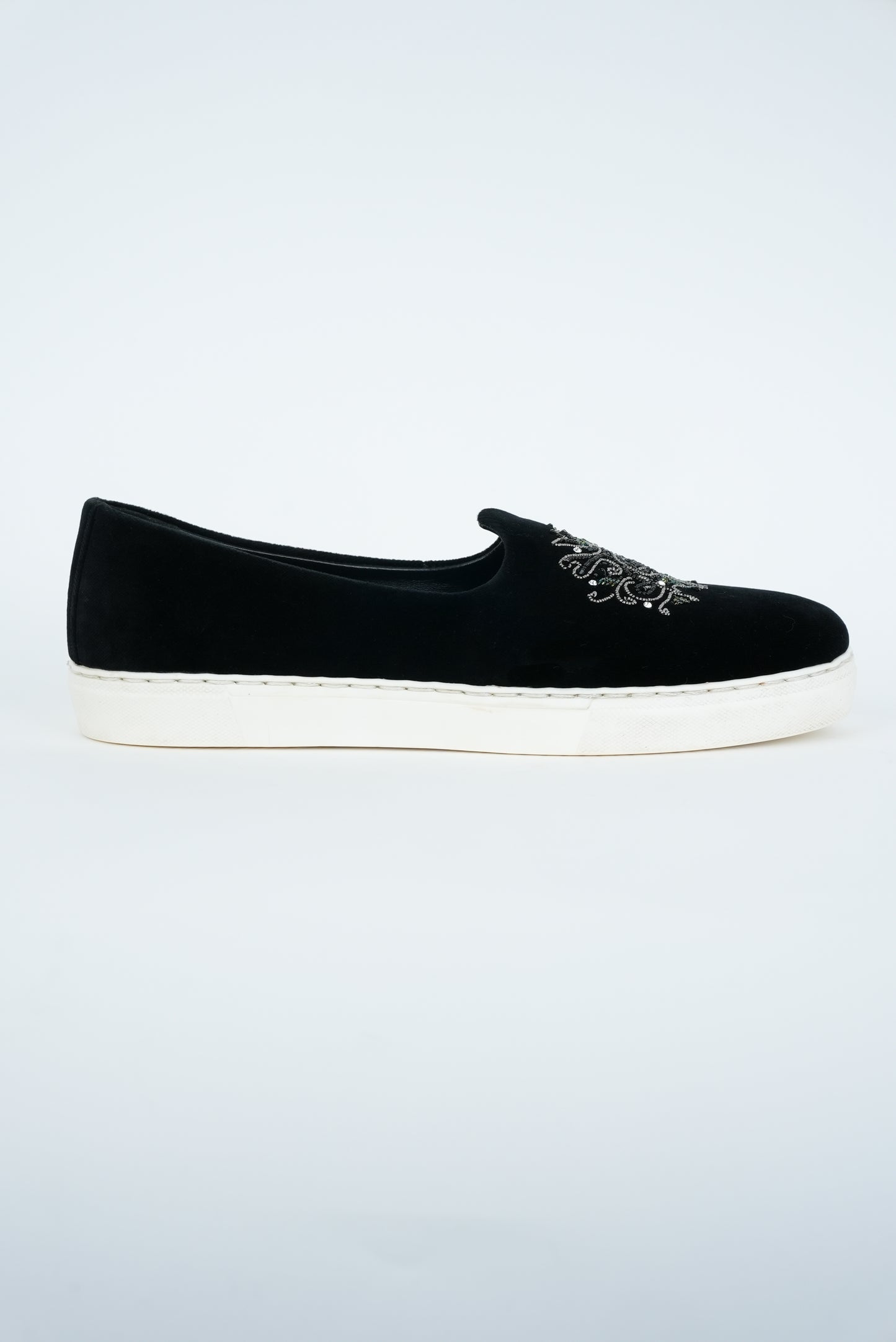 BLACK WITH HANDMADE  EMBRIODERY SNEAKER SOLE JUTTI