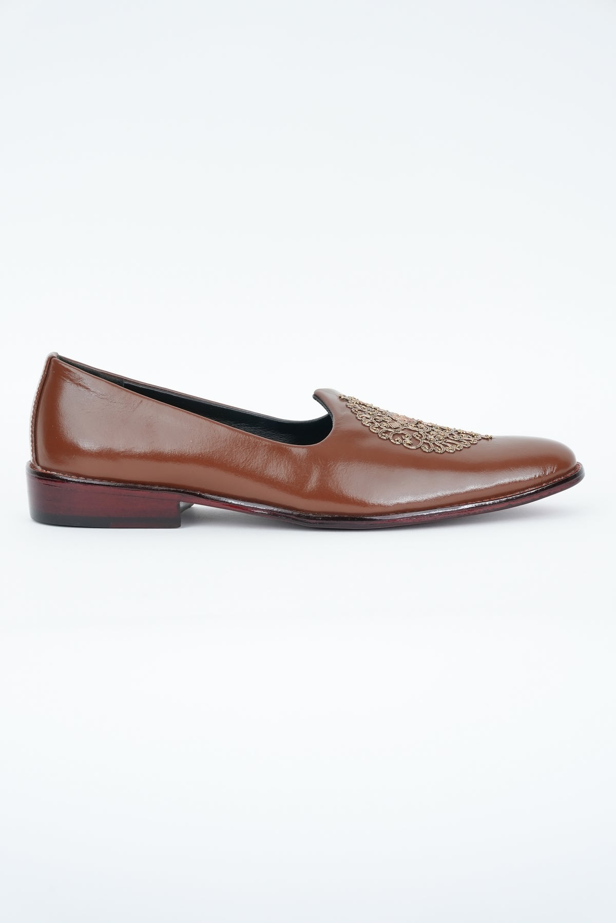 CLASSIC BROWN WITH  GOLD EMBRIODERY JUTTI