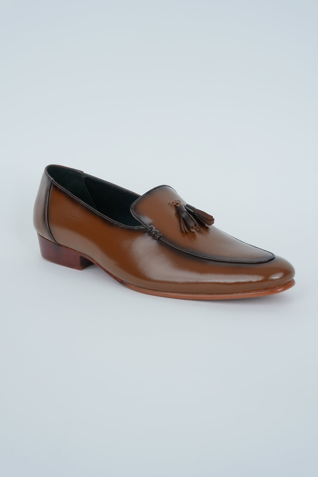 BROWN WITH TASSEL JUTTI