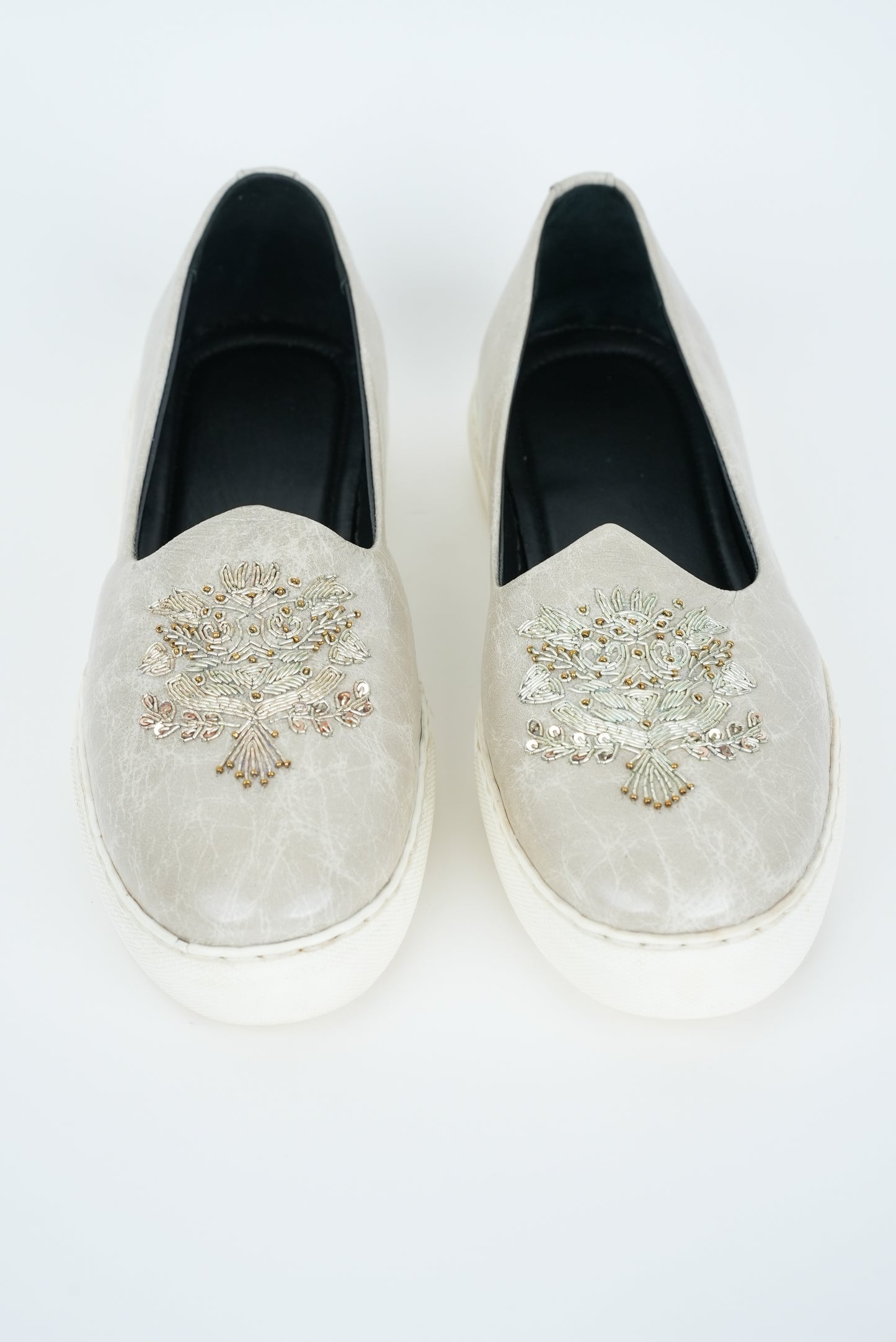 IVORY WITH HANDMADE  EMBRIODERY SNEAKER SOLE  JUTTI