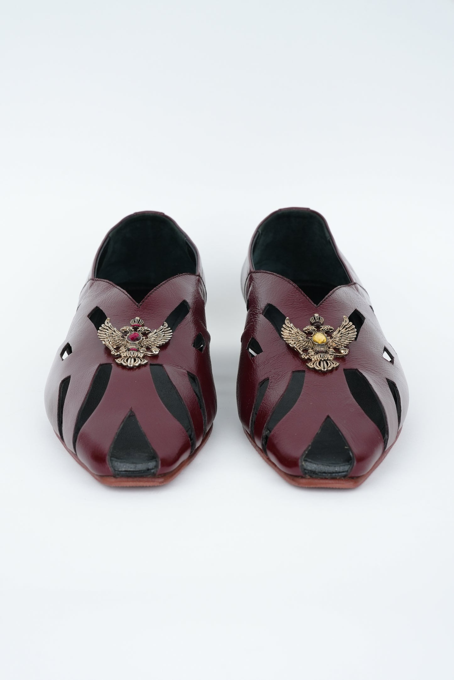 CLASSIC MAROON WITH  GOLD STUD CUT JUTTI