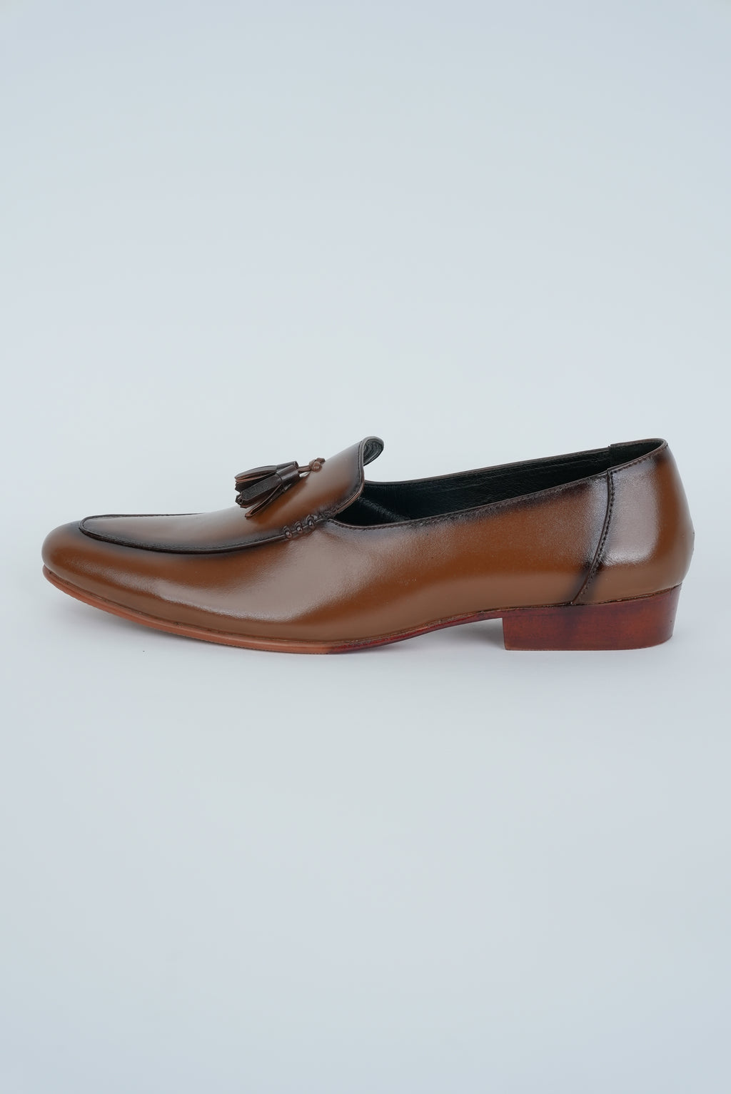 BROWN WITH TASSEL JUTTI