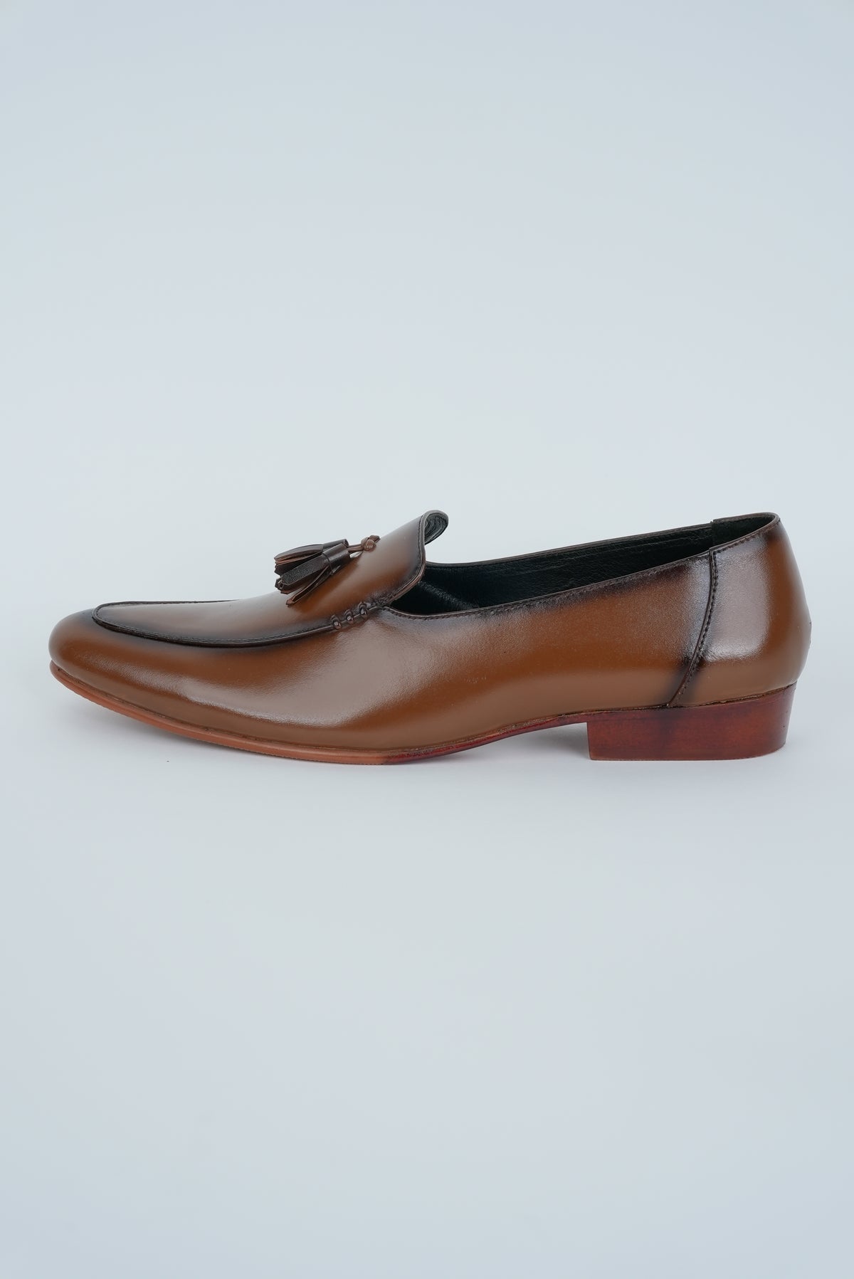 BROWN WITH TASSEL JUTTI