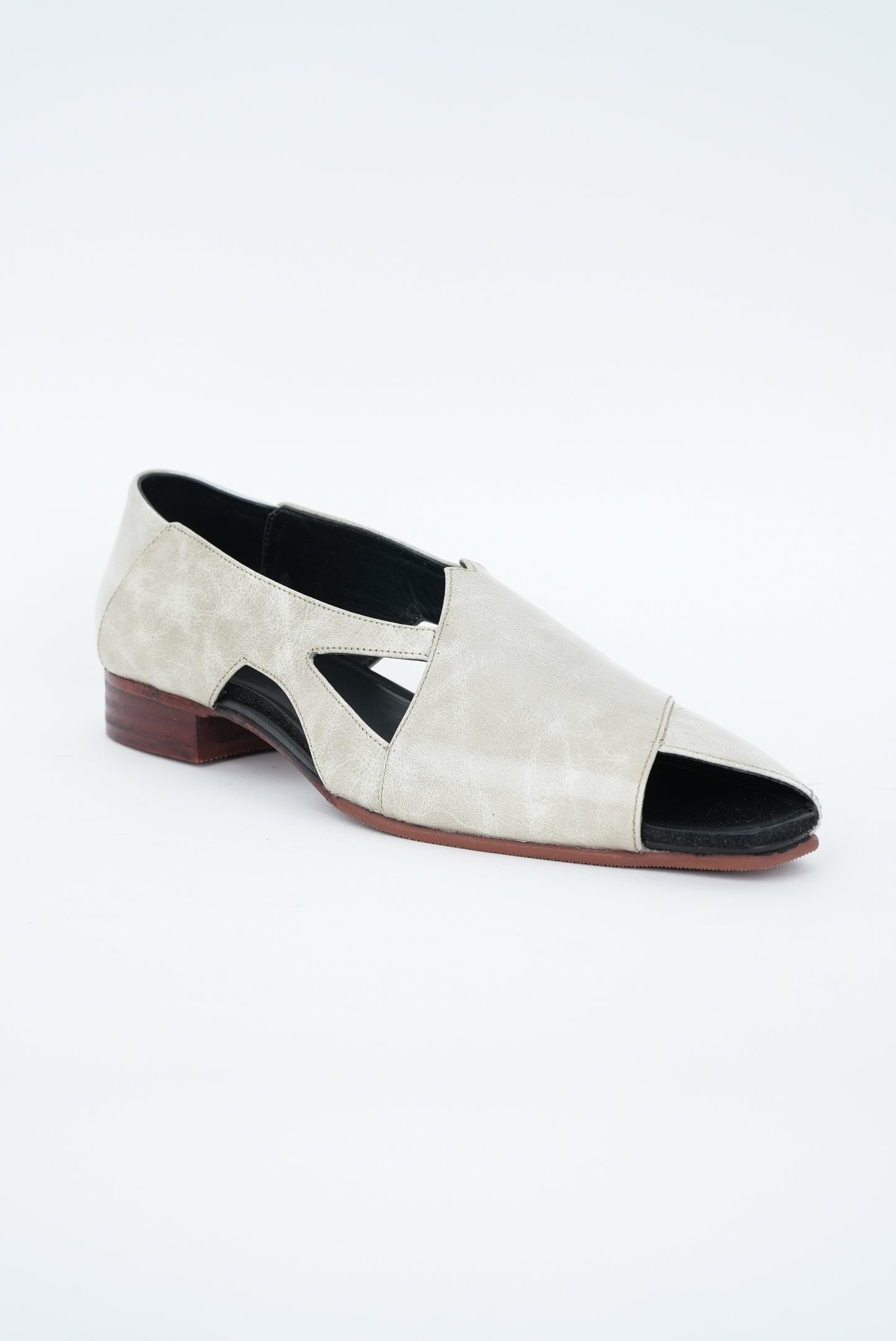 CLASSIC WHITE CUT SANDAL